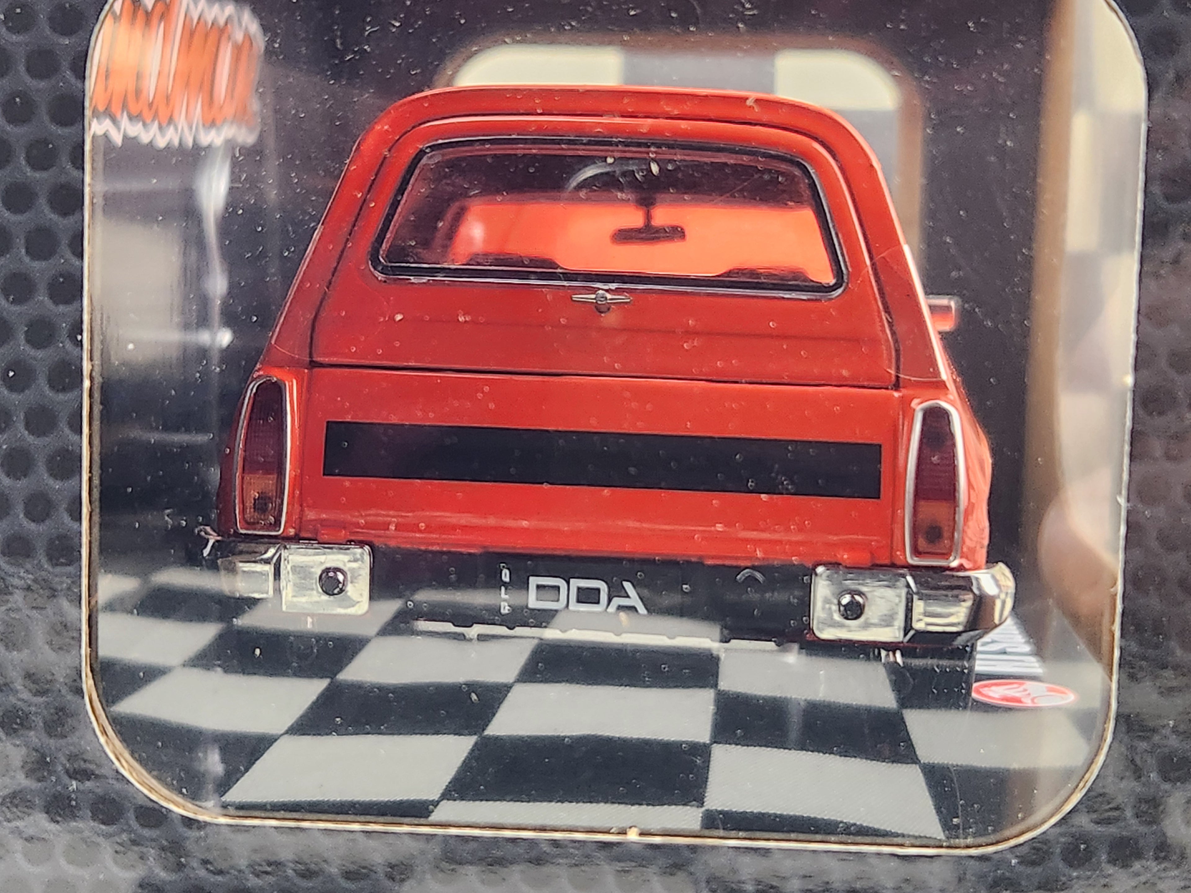 DDA Collectibles 1:24 HJ Holden Sandman Mandarin Red Detailed Series