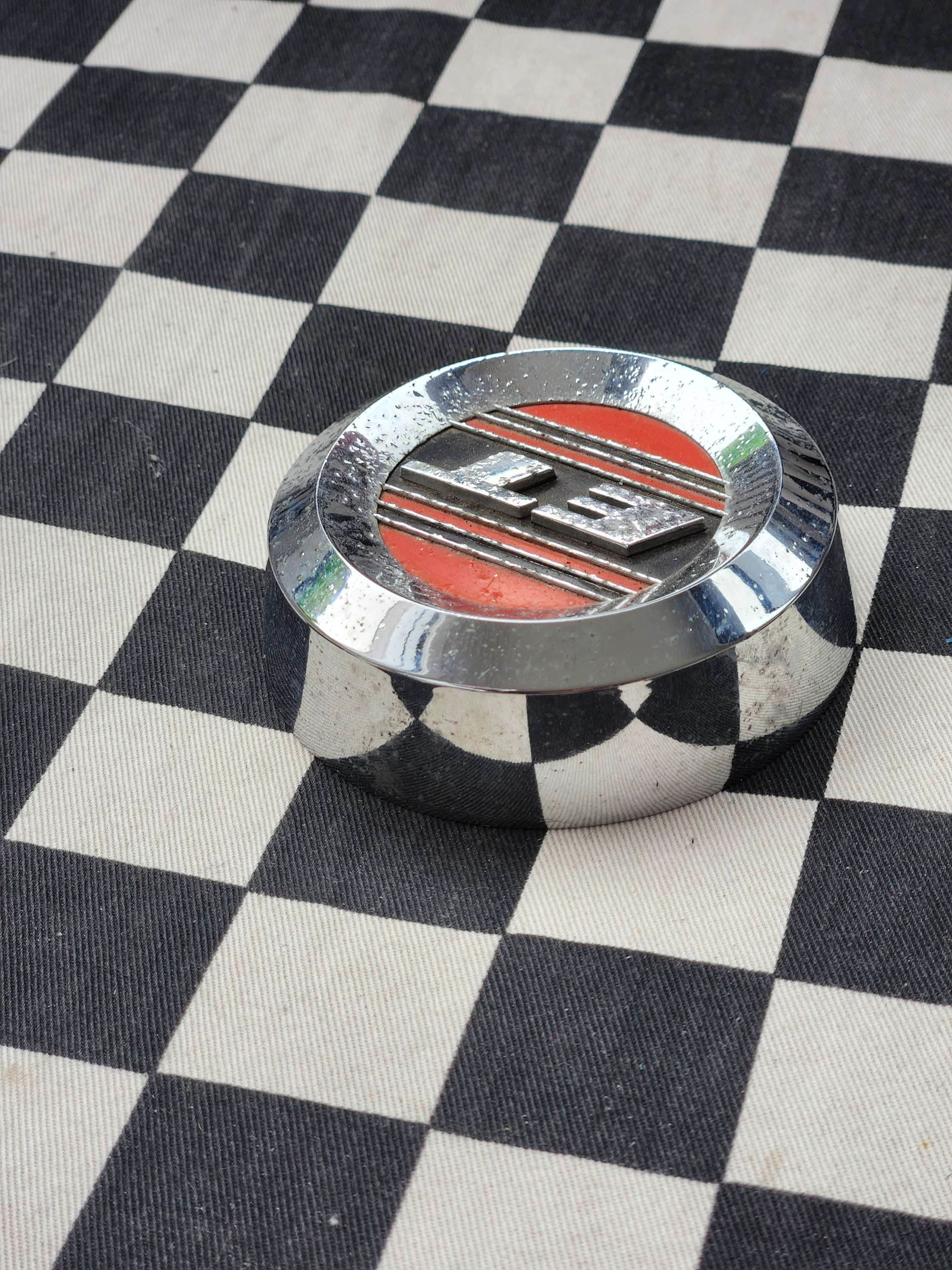 Genuine Vintage ET Eddie Thomas Mag Wheel Centre Cap