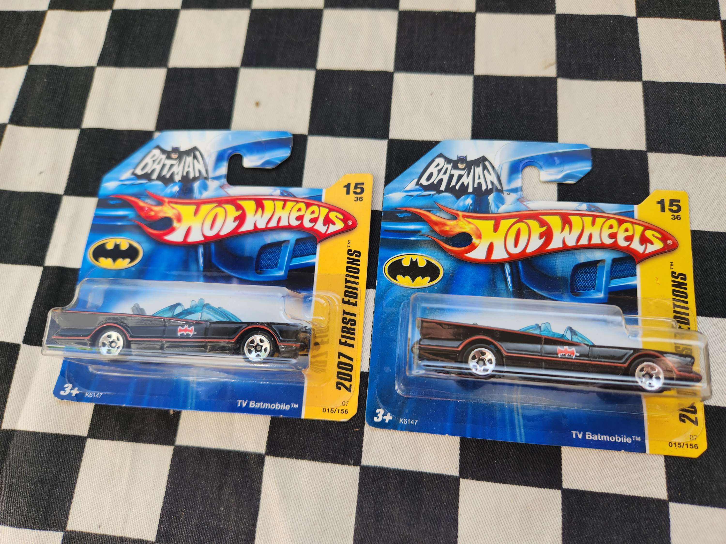 Hot Wheels 2007 First Edition TV Batmobile Choice of Smooth Grille/Regular Short