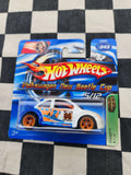 Hot Wheels 2006 TREASURE HUNT Volkswagen New Beetle Cup Rubber Tyres White Short
