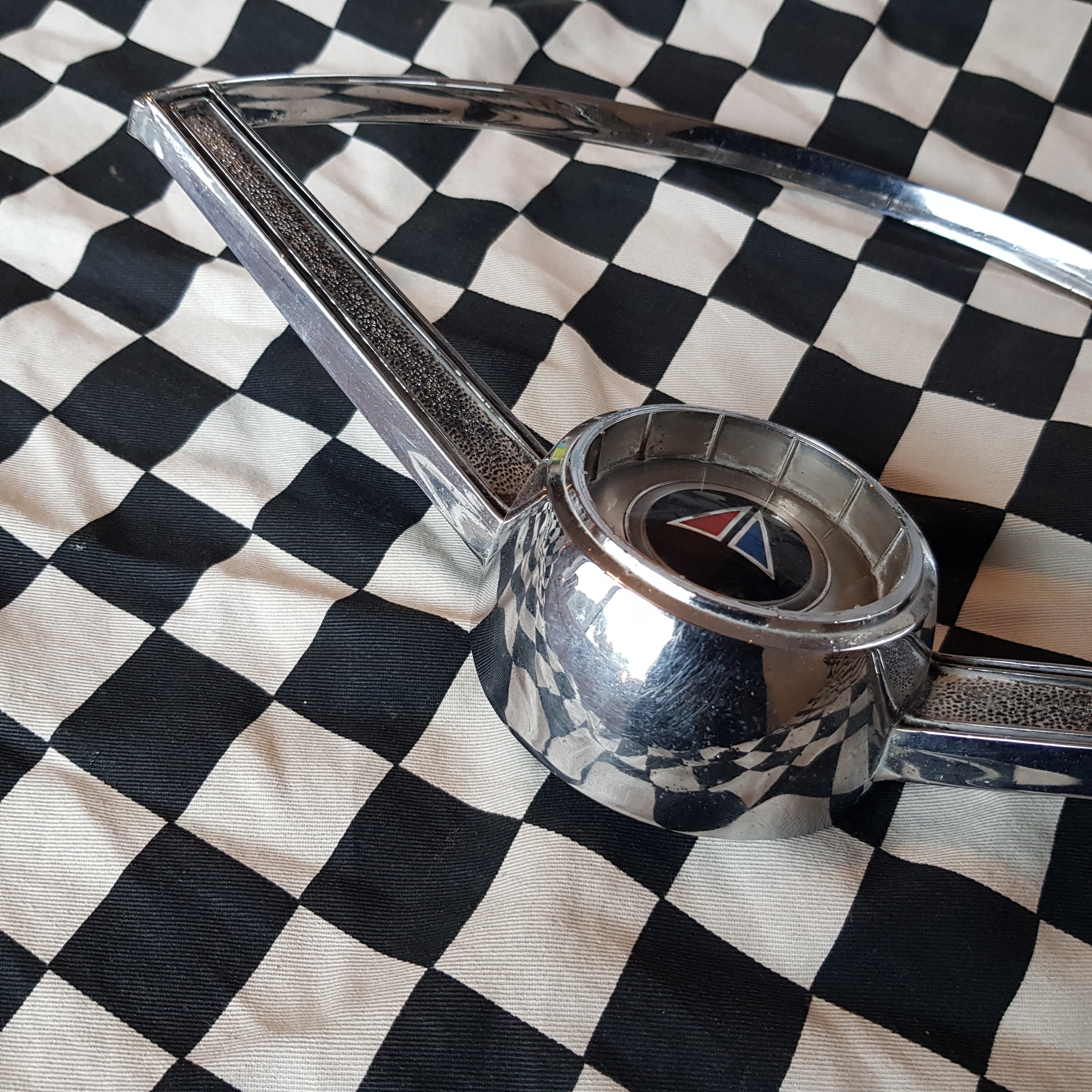 Original Chrysler Valiant Ve Horn Bar