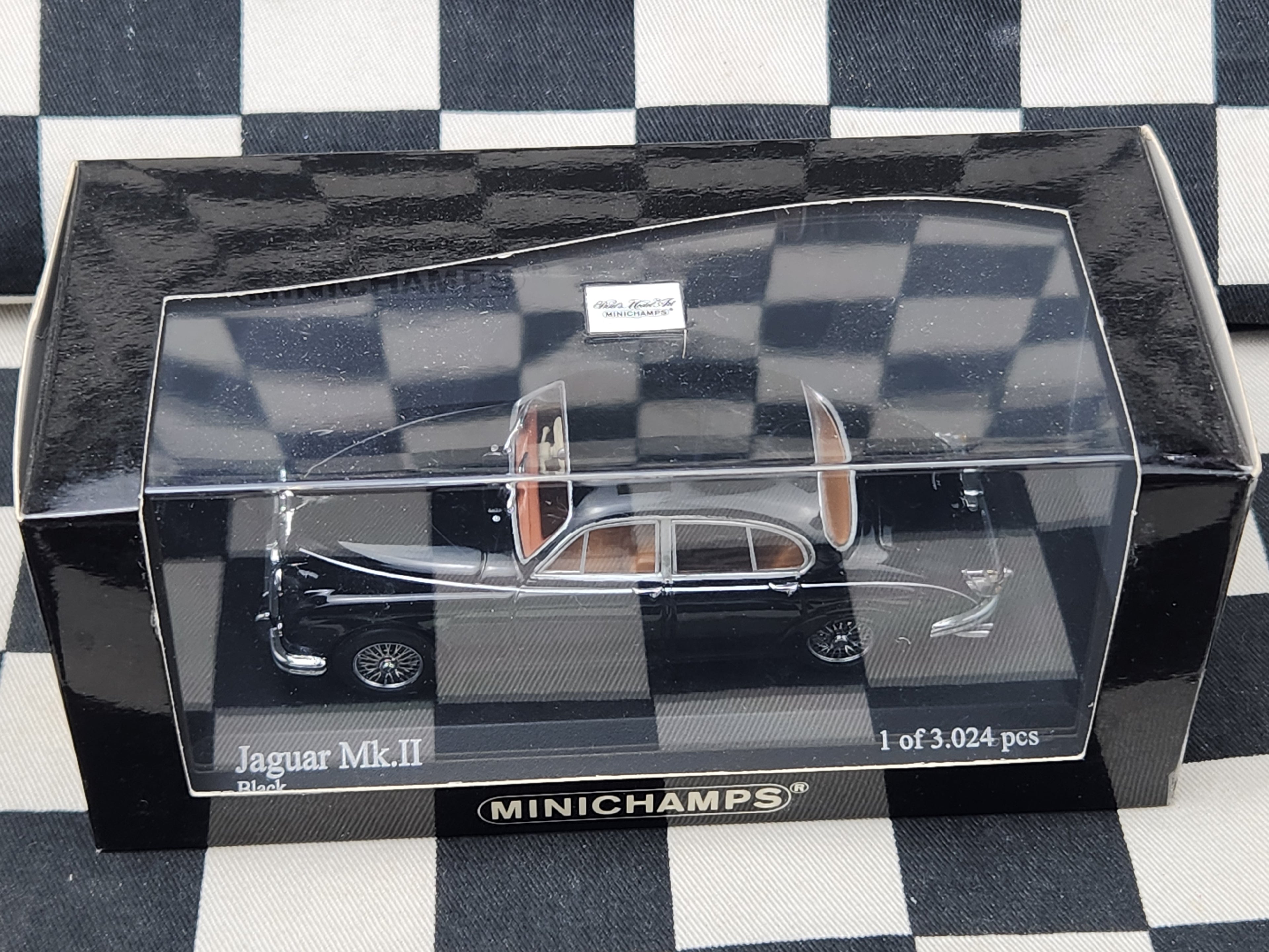 Minichamps 1:43 Jaguar MK II 1959 Black