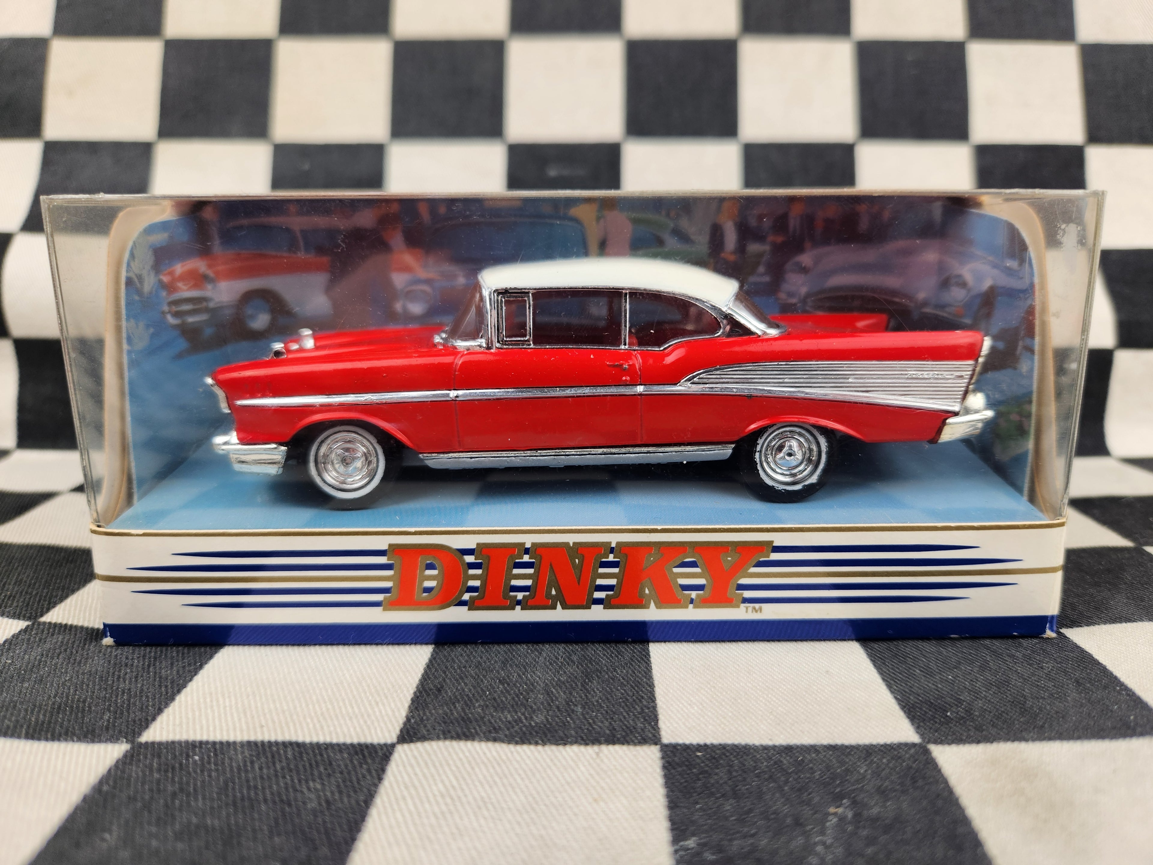 Matchbox Dinky 1:43 1957 Chevrolet Bel Air