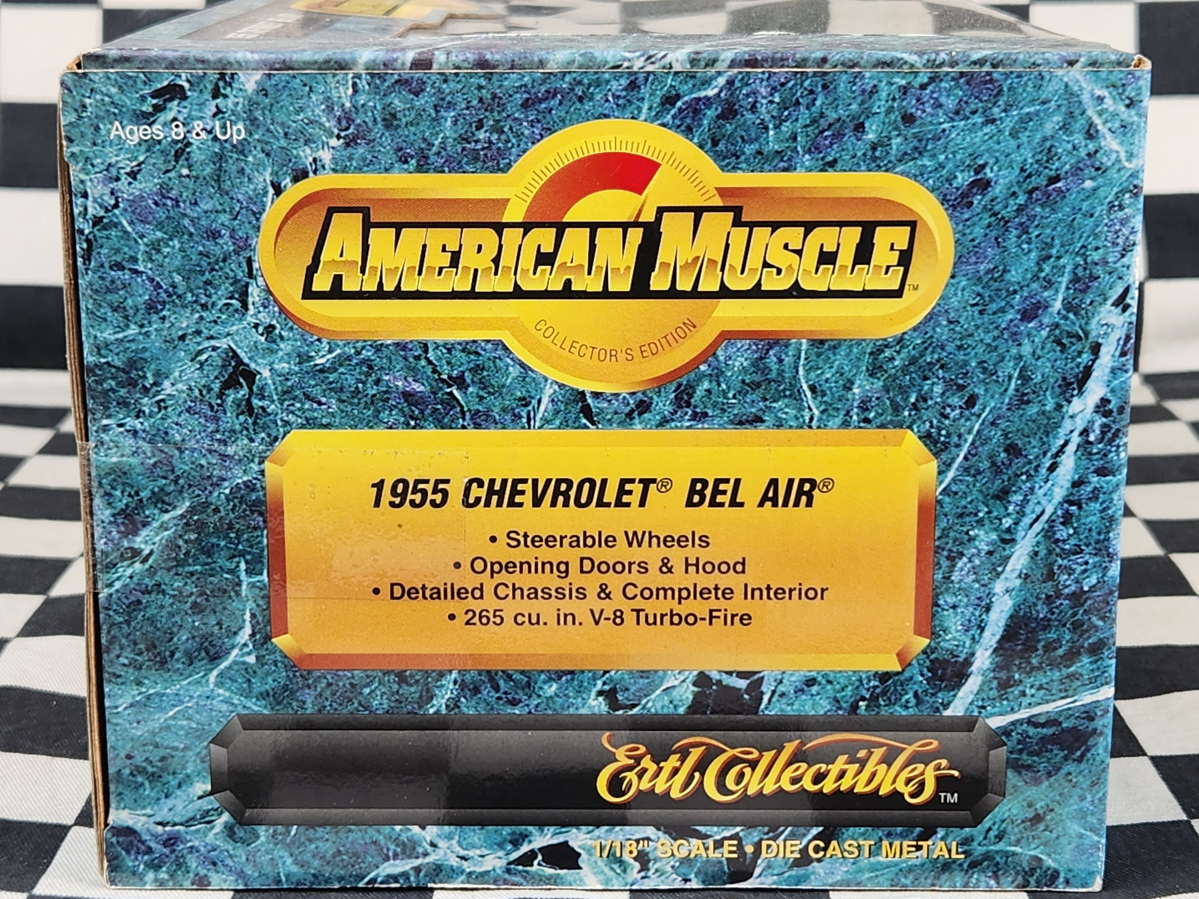 ERTL American Muscle 1:18 1955 Chevrolet Bel Air Green/White