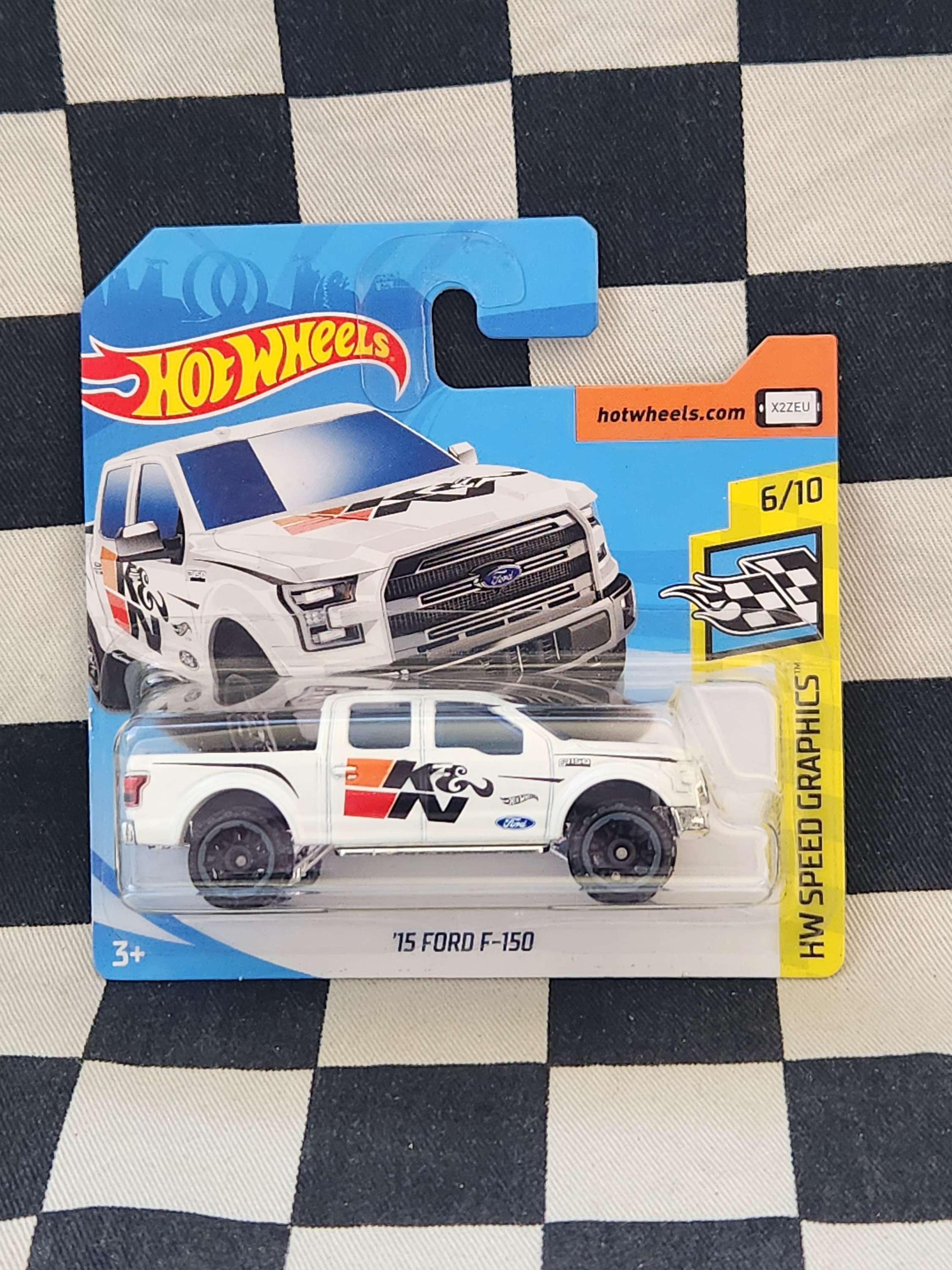 Hot Wheels 2018 Speed Graphics K&N 15 Ford F150 White Short Card
