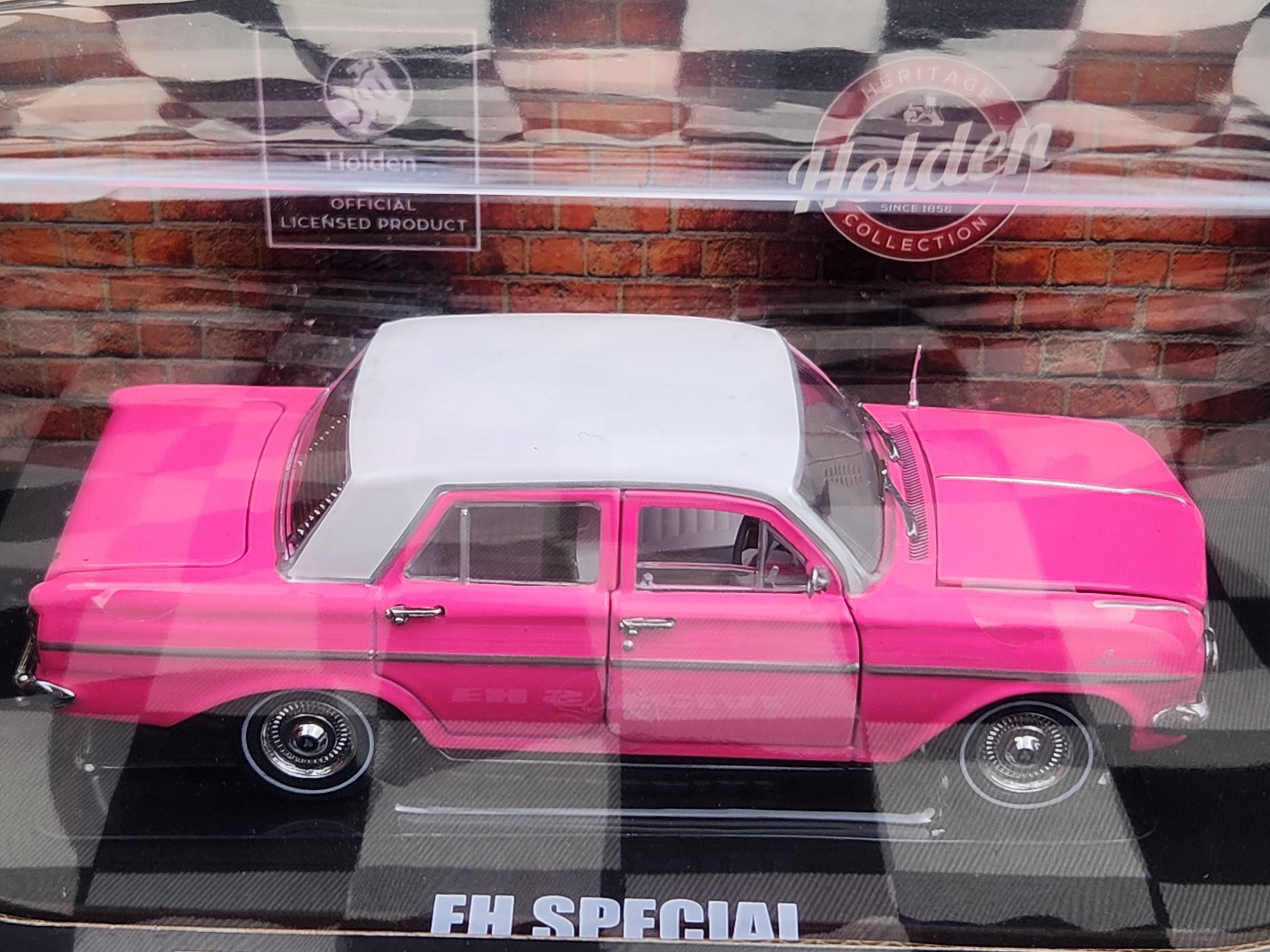 DDA 1/32 Holden Eh Special Sedan Pink