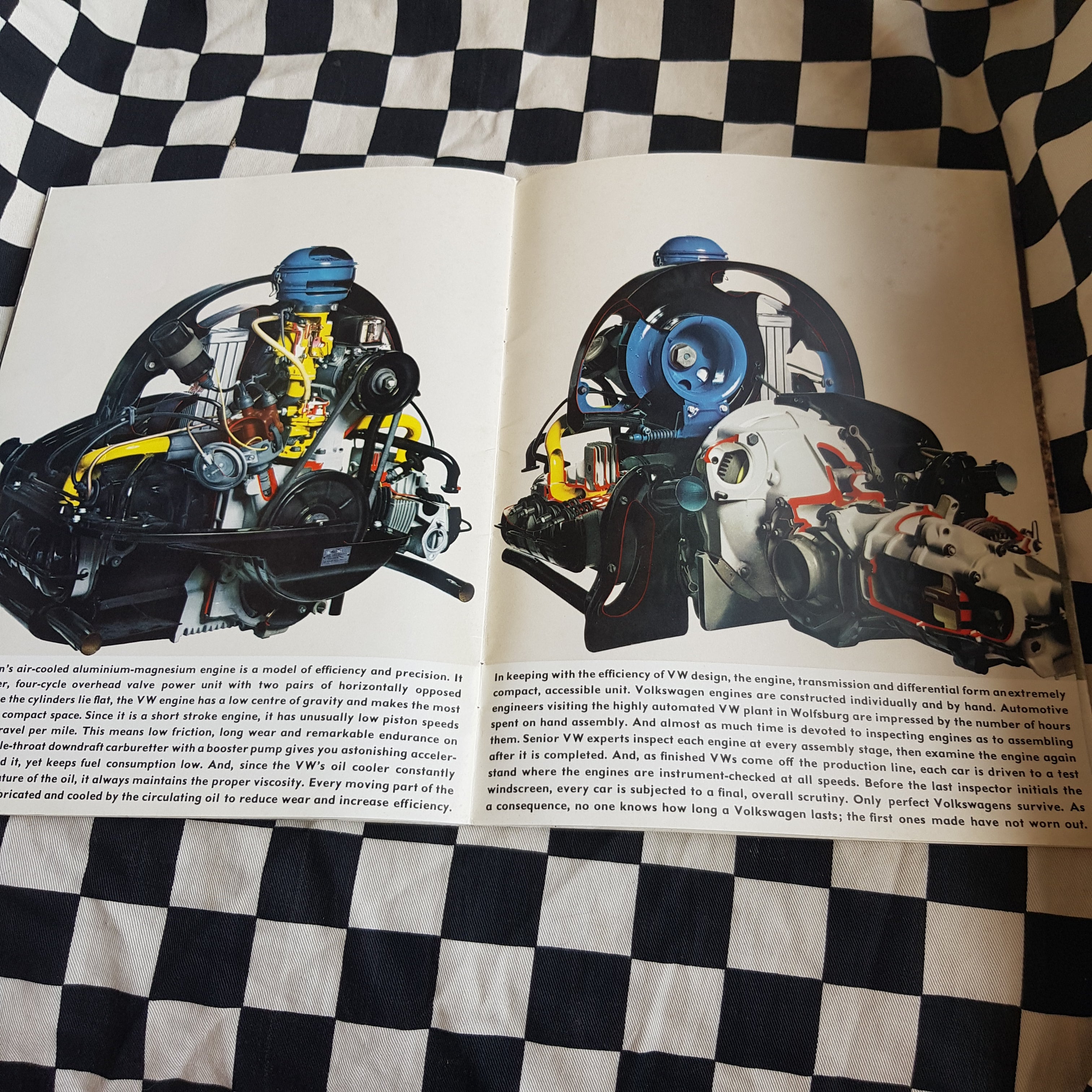 Volkswagen Beetle 1961-62 Deluxe Sales Brochure