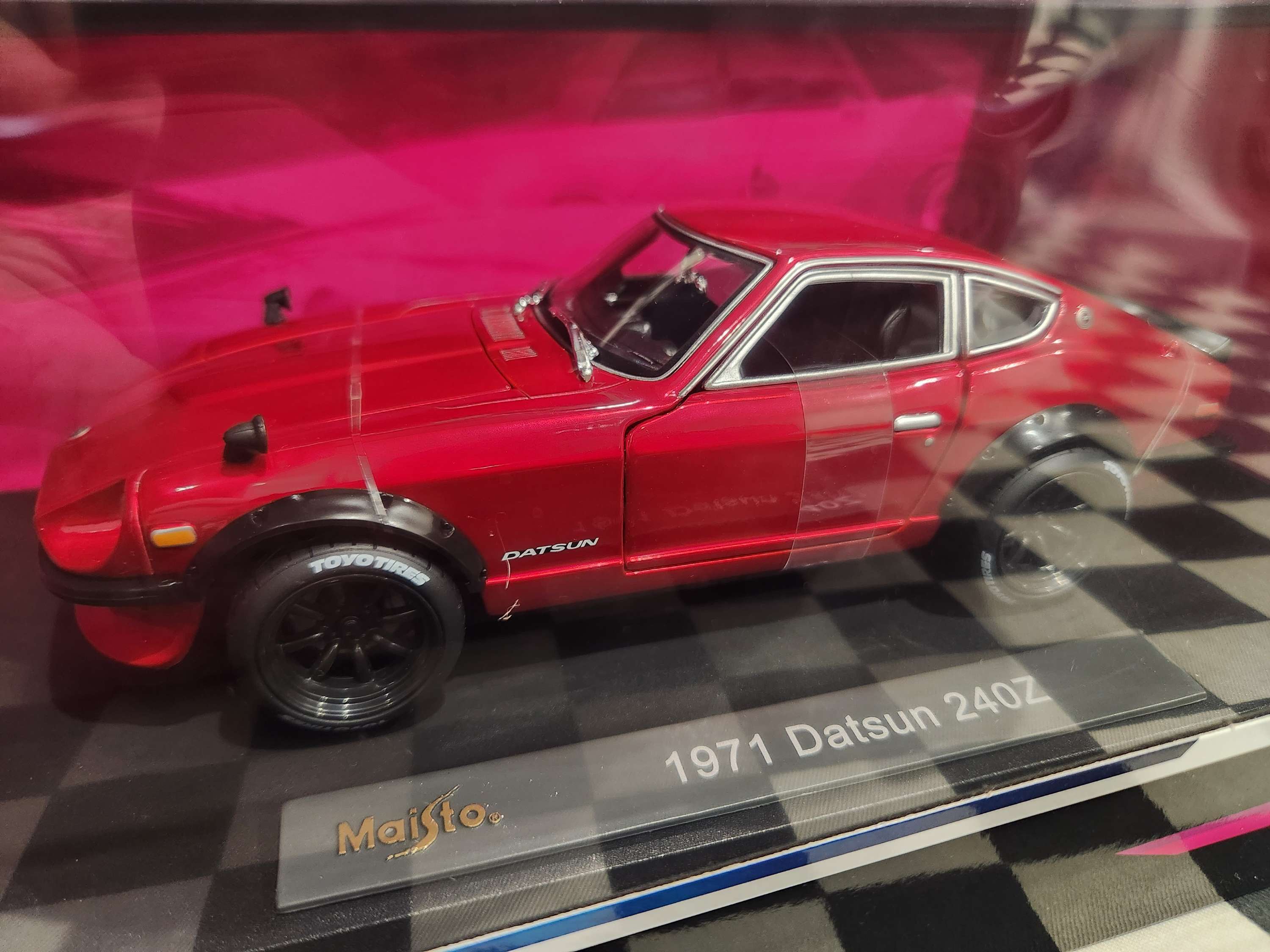 Maisto 1/18 1971 Datsun 240Z Red
