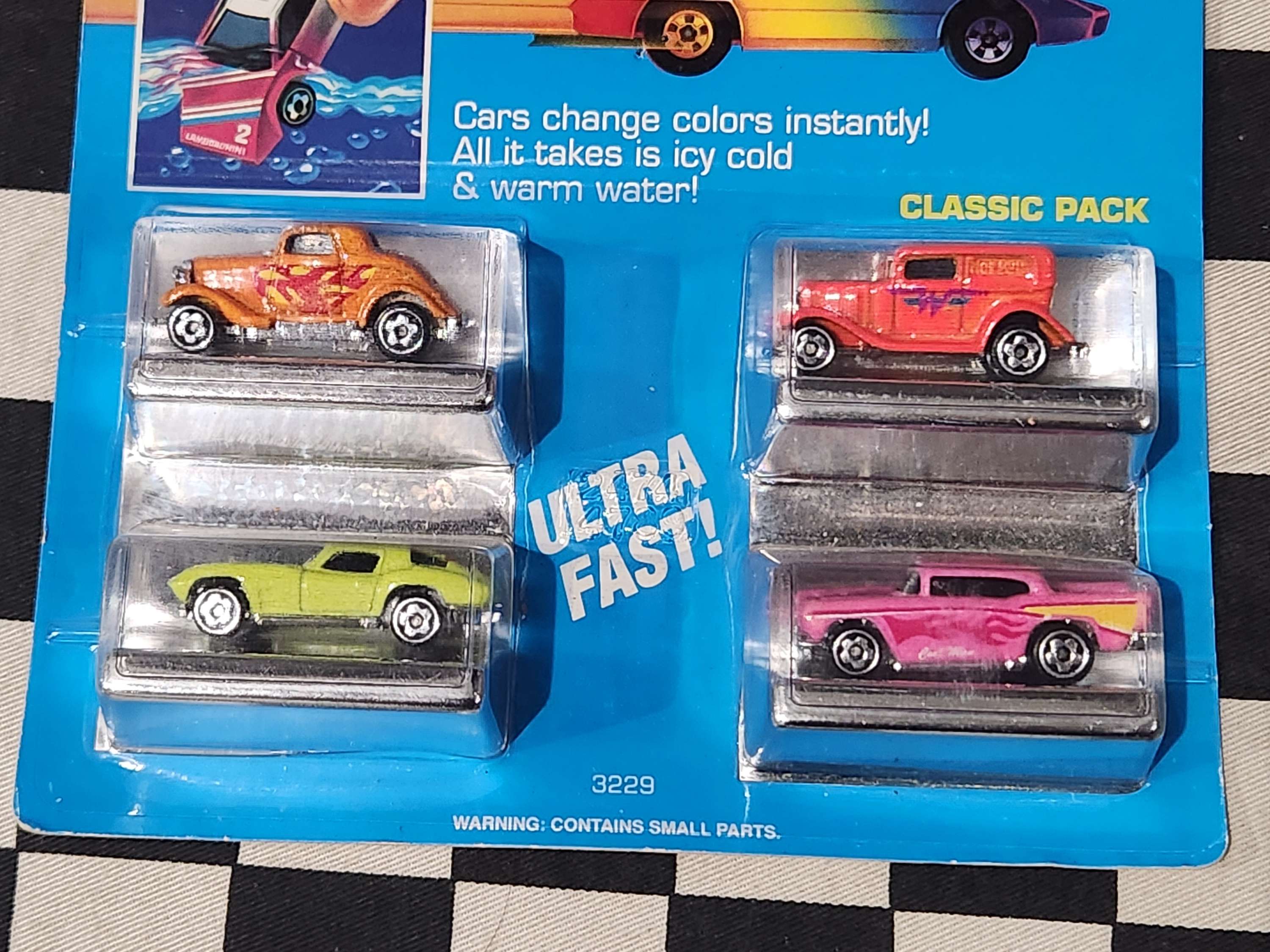 Vintage 1988 Hot Wheels Micro Colour Racers Hot Rods 57 Chevy Corvette