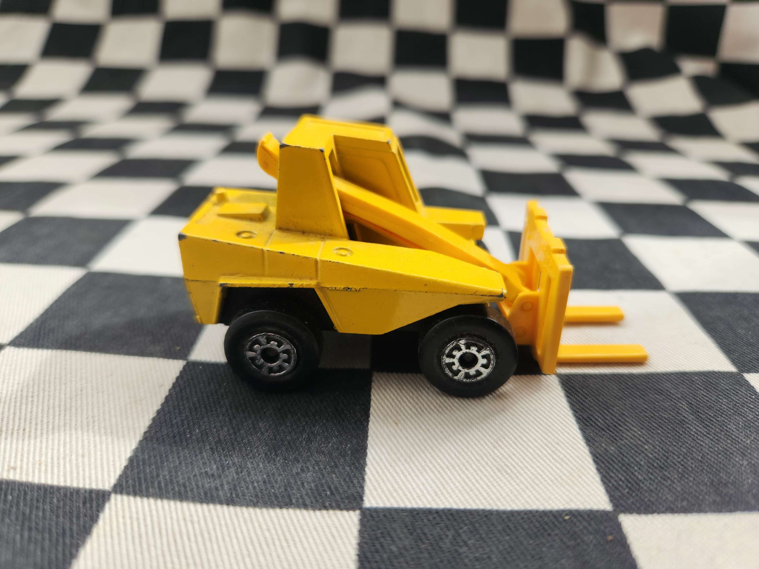 Vintage Loose Matchbox Superfast Sambron Jacklift