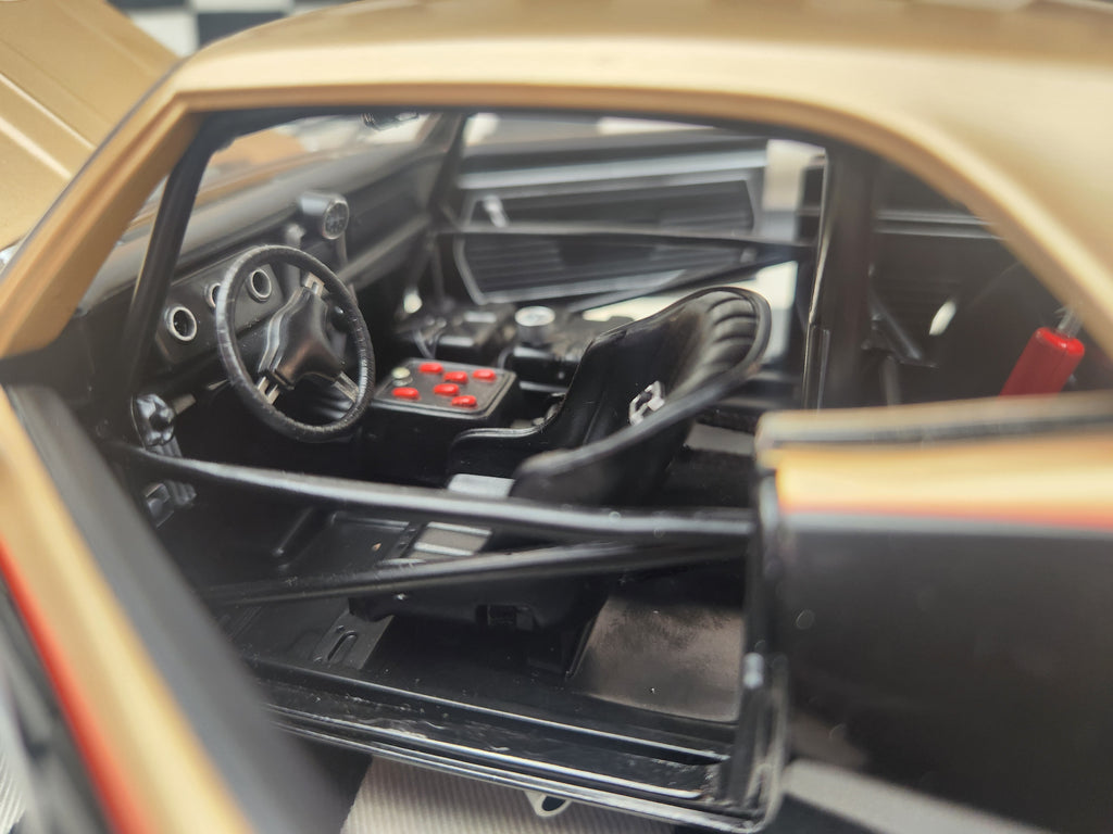 Gmp 1/18 1968 Smokey Yunik Camaro