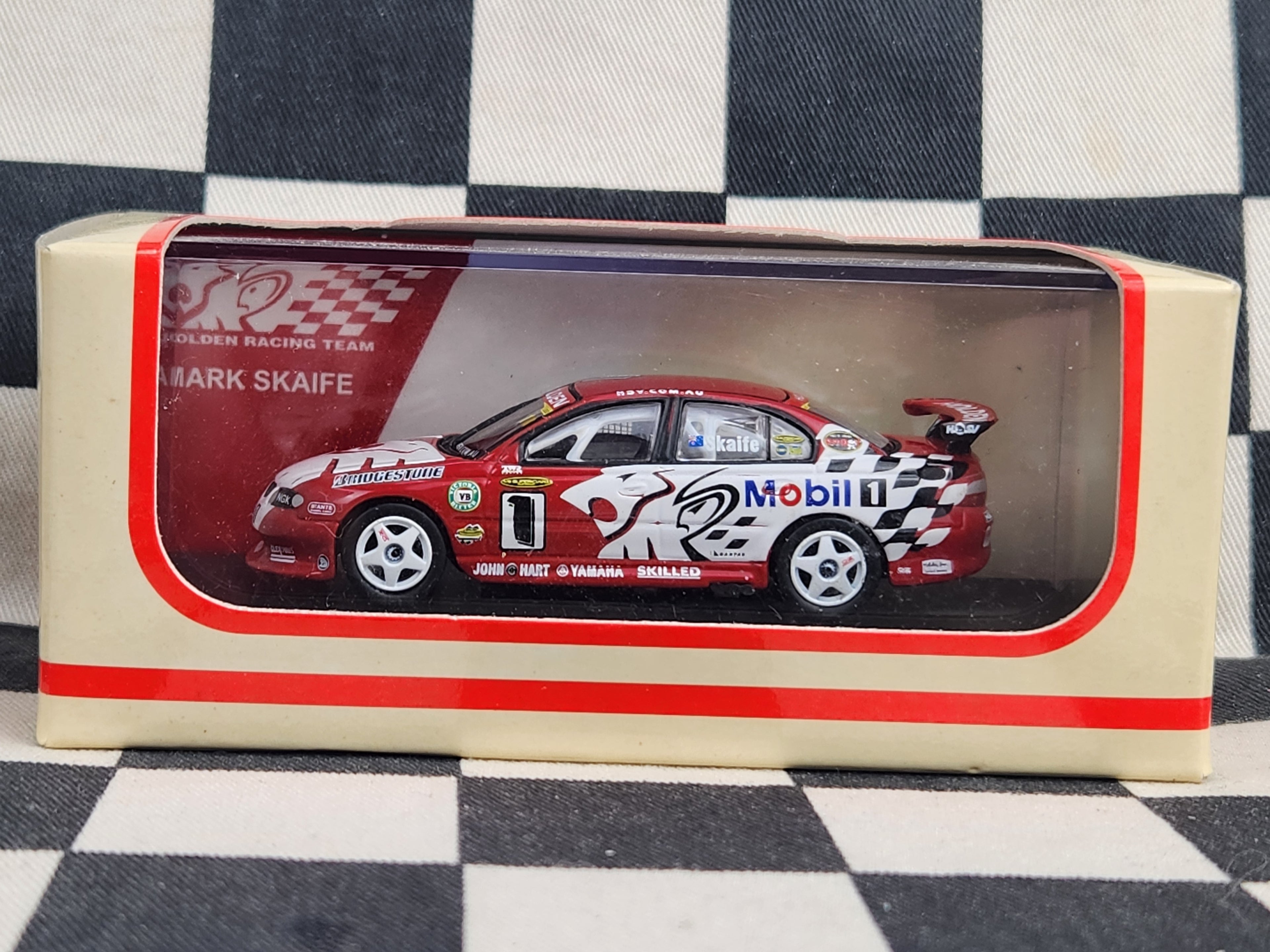Biante 1:64 Holden Racing Team VX Commodore #1 Skaife