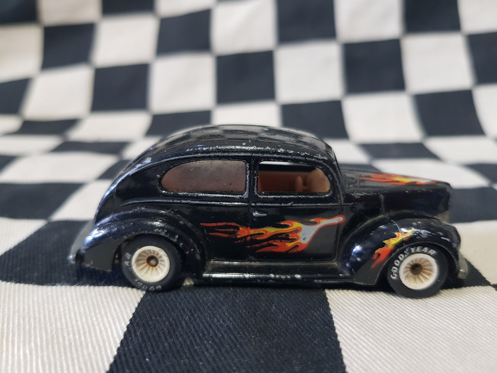 Vintage Hot Wheels 40 Ford 2 Door White Hub Real Riders