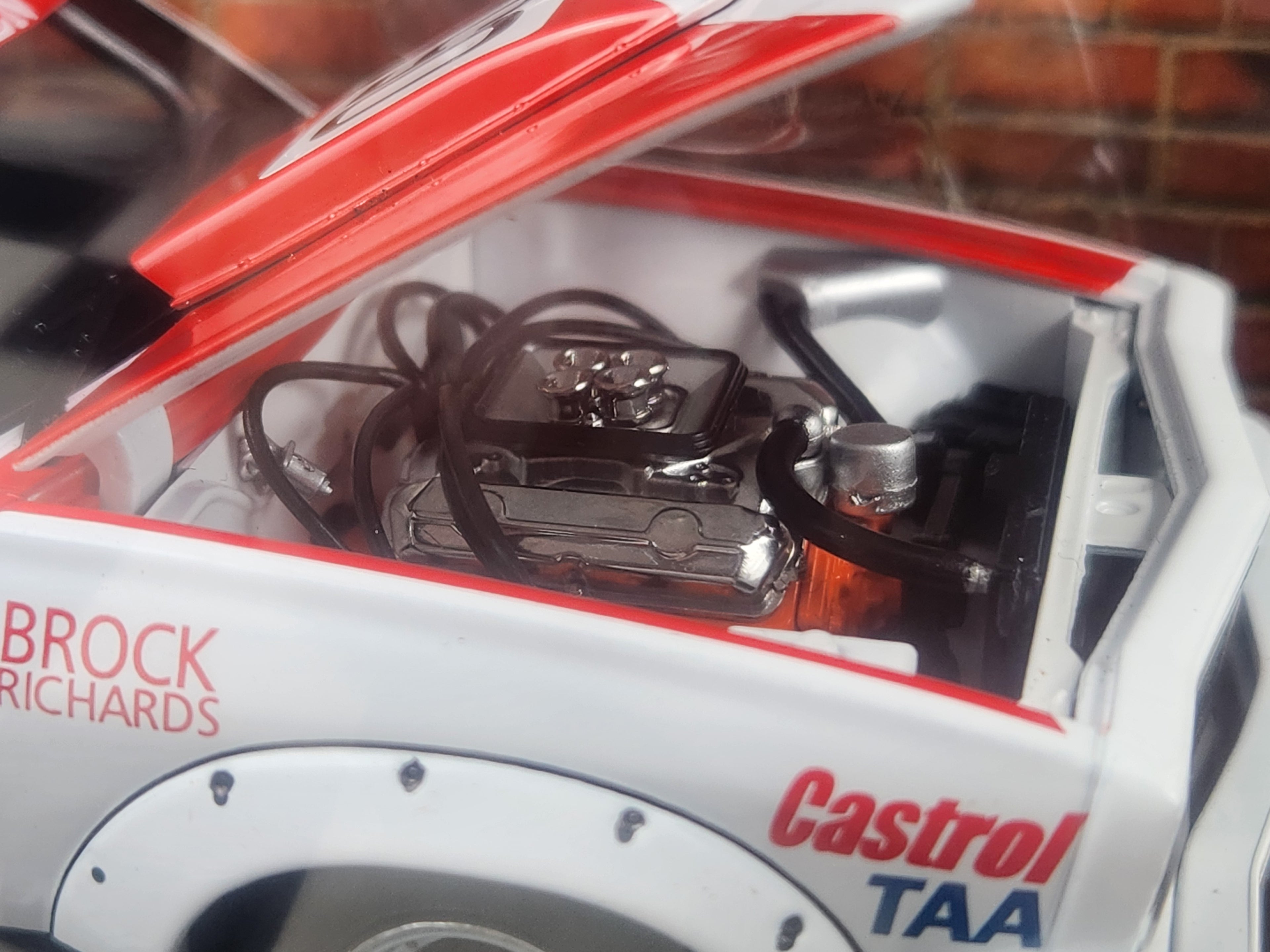 DDA Collectibles 1:24 Holden A9X Torana 78 Bathurst Winner Brock Detai ...