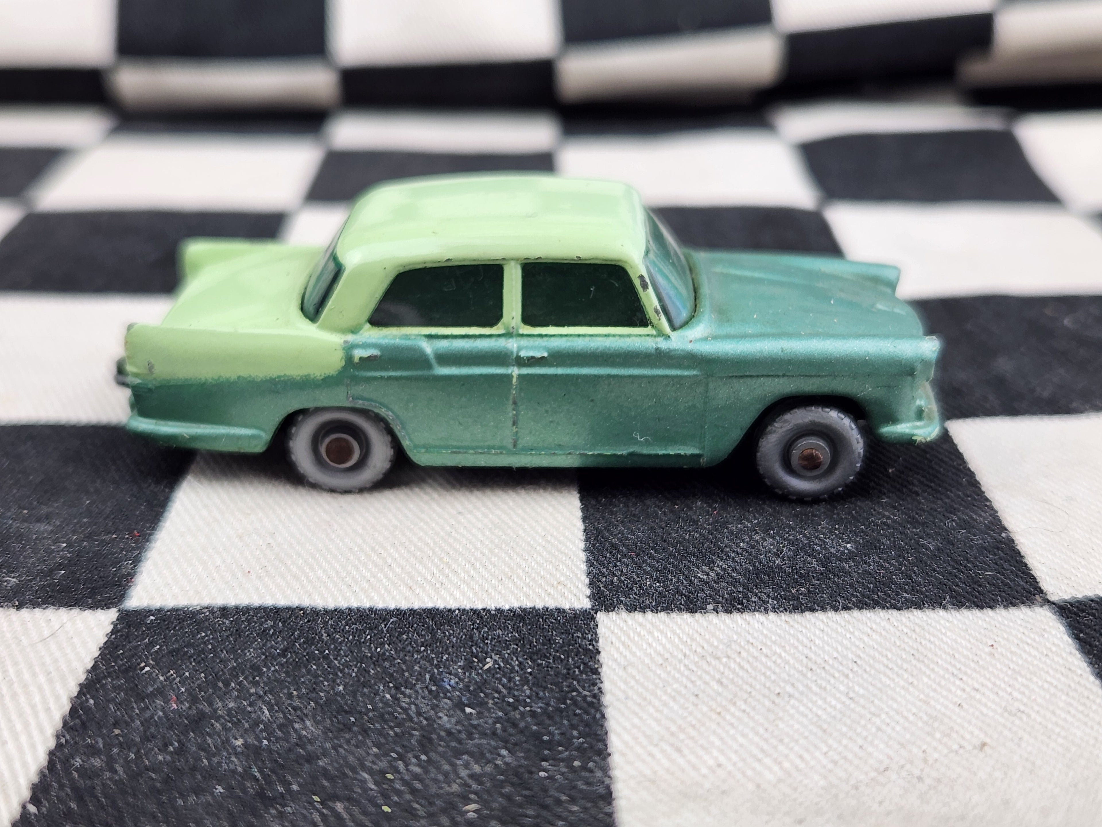 Vintage Loose Matchbox Lesney Austin A55 Cambridge Two Tone Green