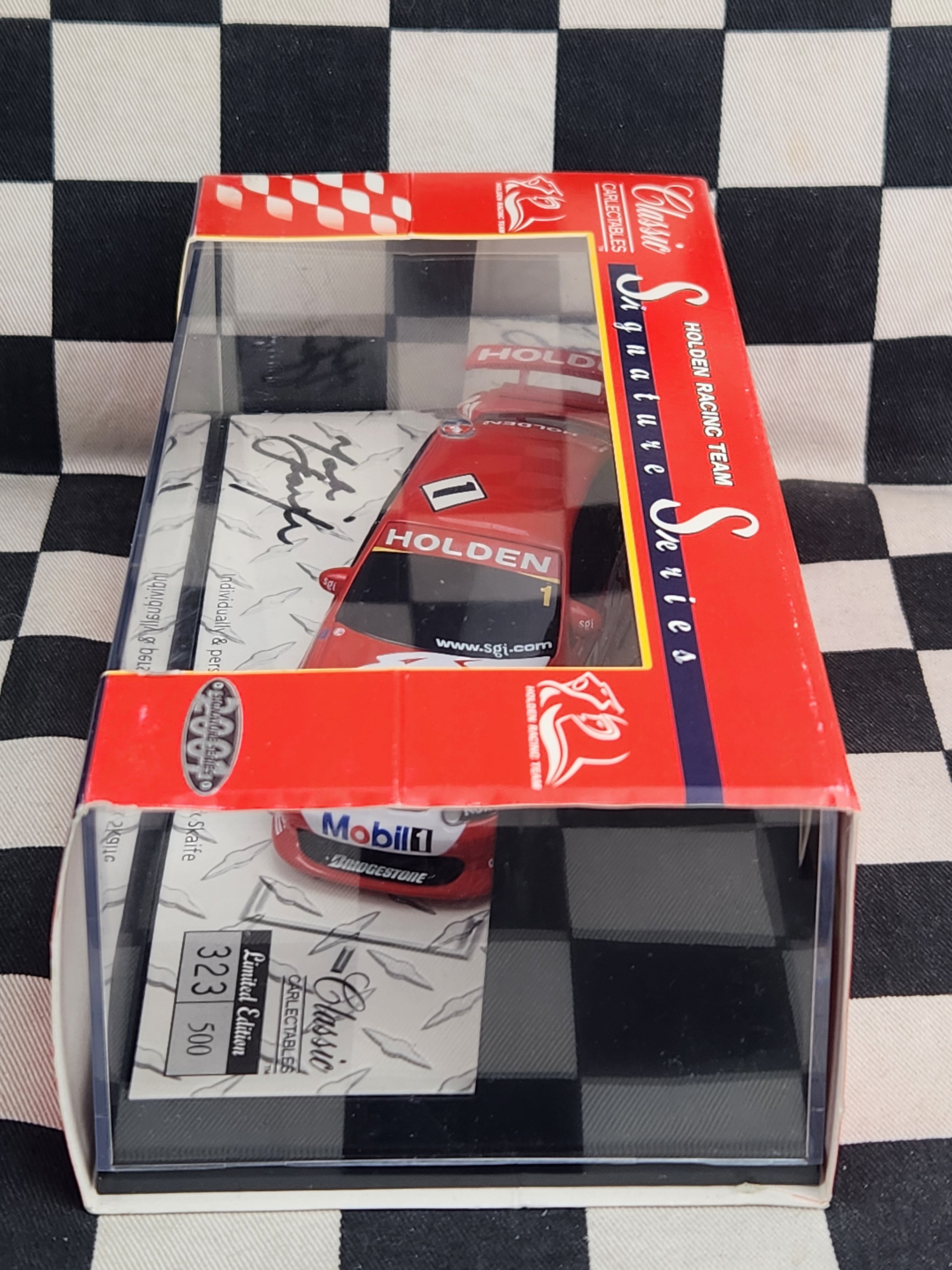 Classic Carlectables 1:43 Signed Holden Racing Team 2001 Commodore #1 Skaife