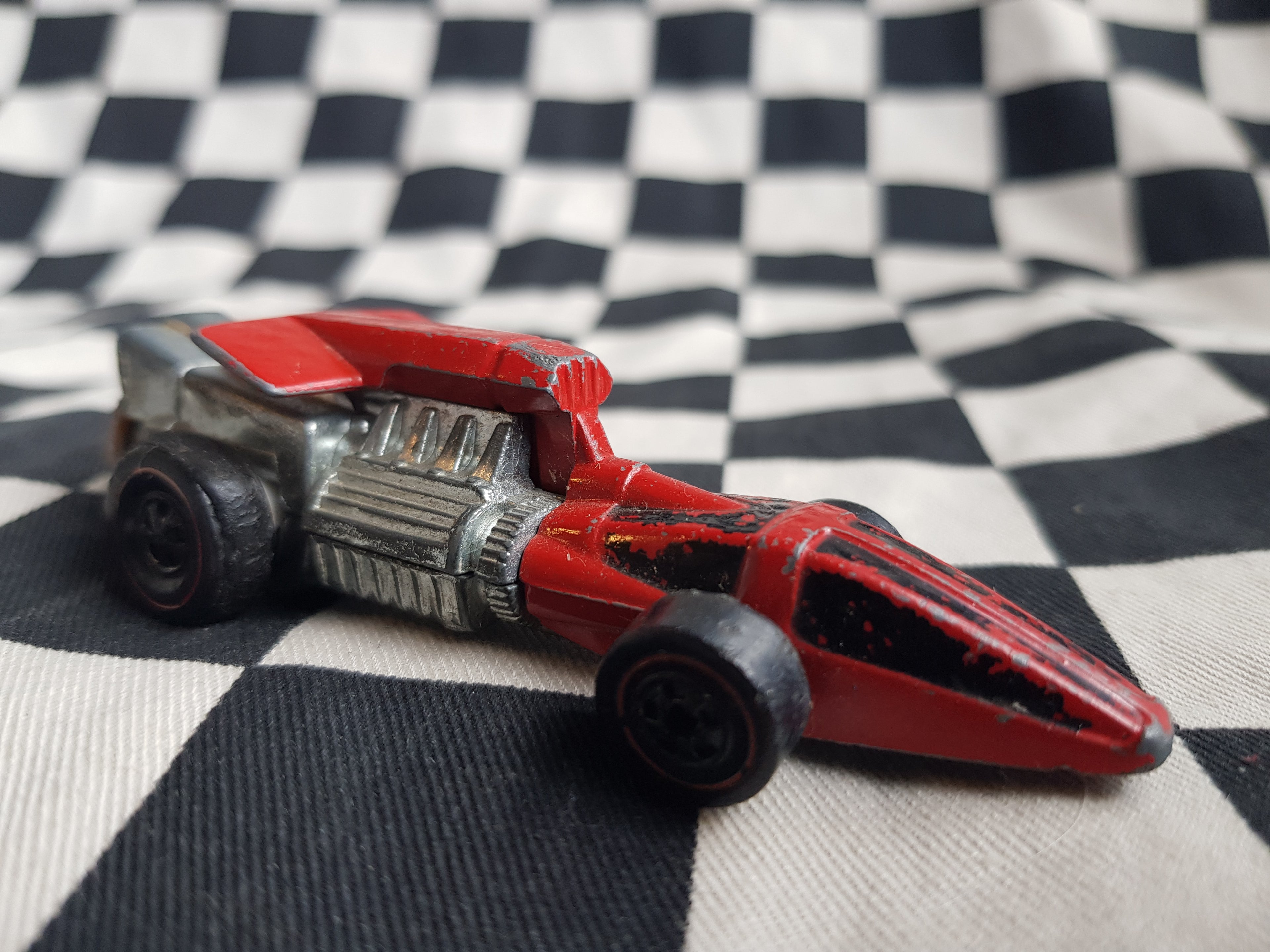 Vintage Loose Hot Wheels Redline Revvers Buzzin Bomb Red Enamel HK