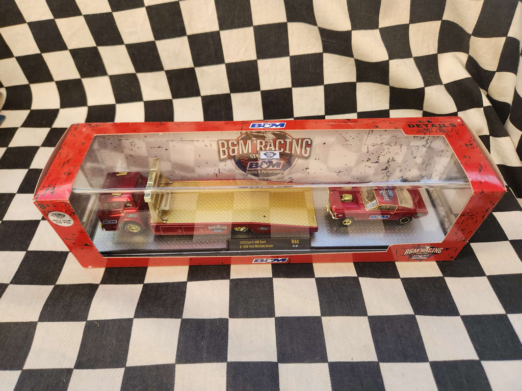 M2 Transporter CHASE B&M Racing 1966 Ford Mustang Gasser / 1970 Ford C600 Truck