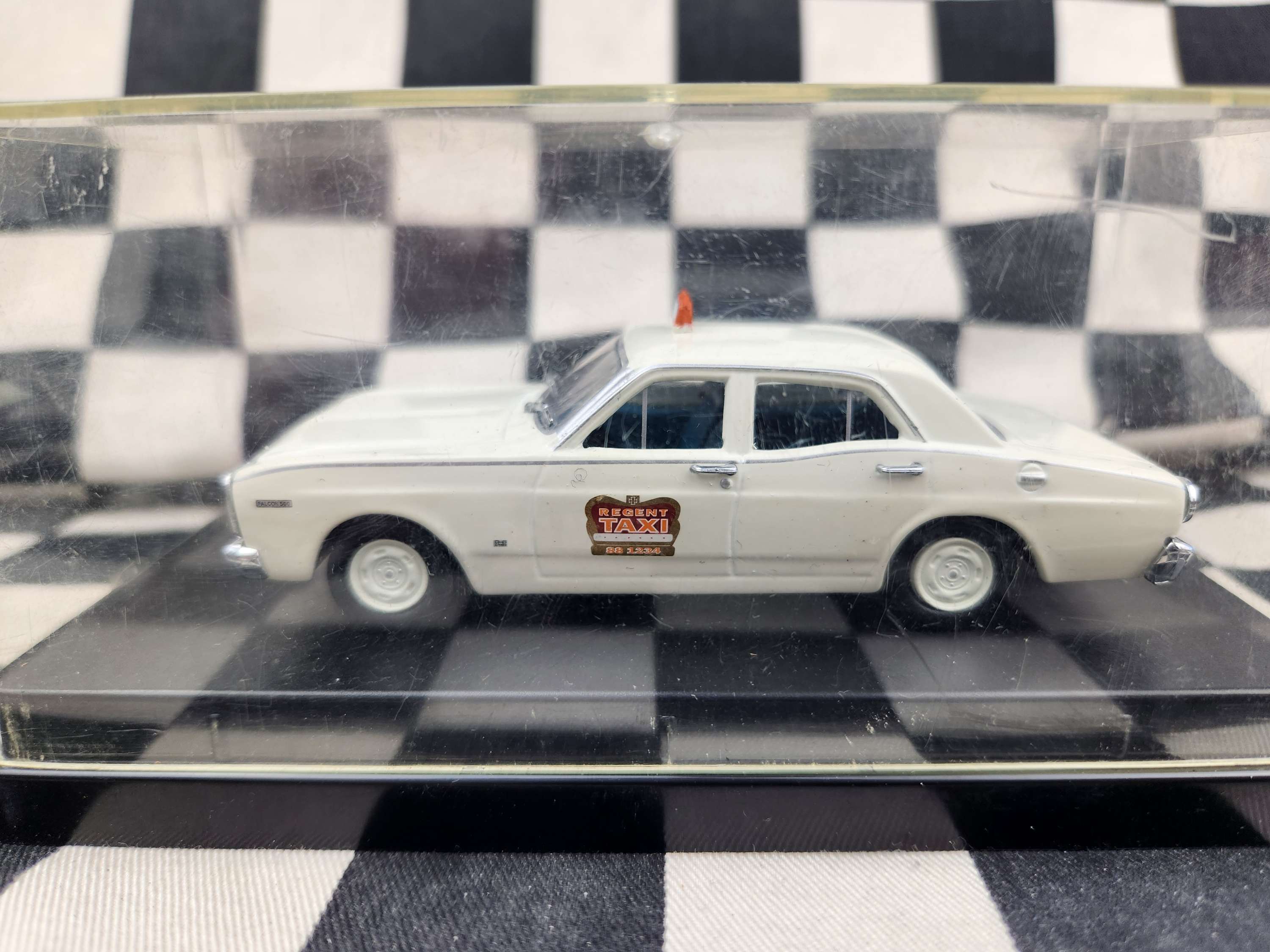 Trax 1:43 Ford XR Falcon Regent Taxi