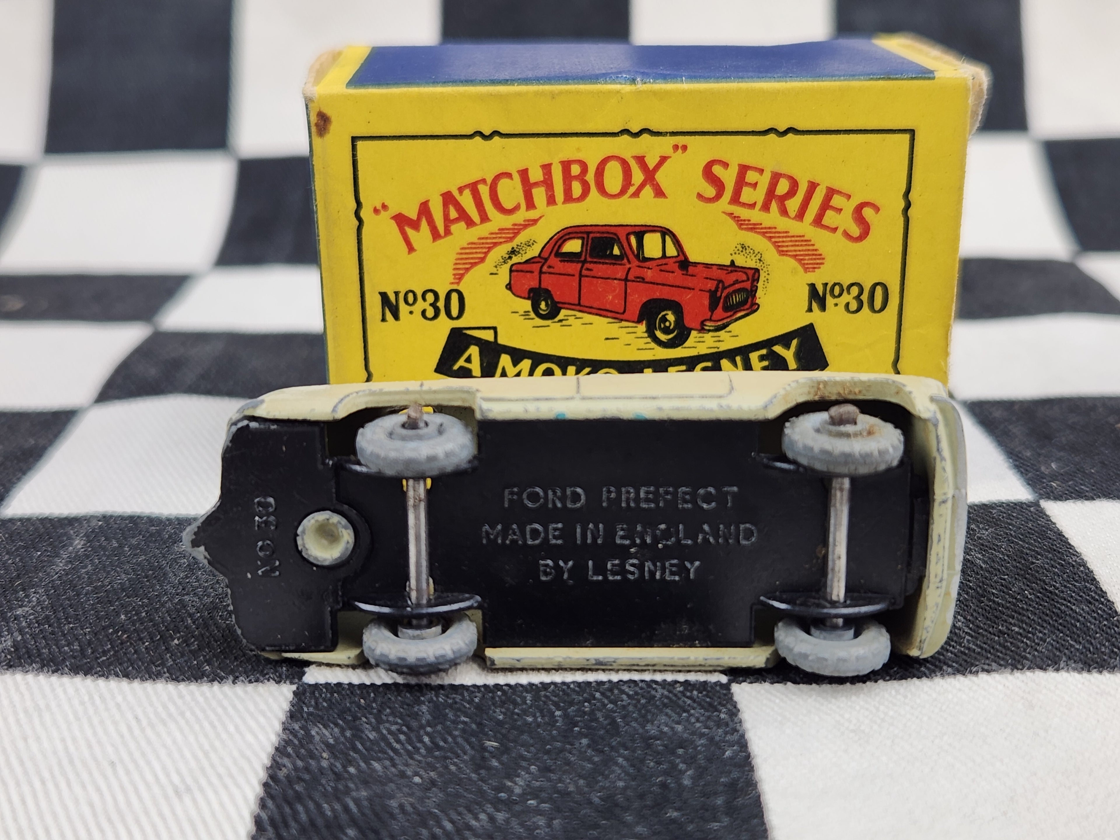 Matchbox Lesney Moko No30 Ford Prefect in Original Box