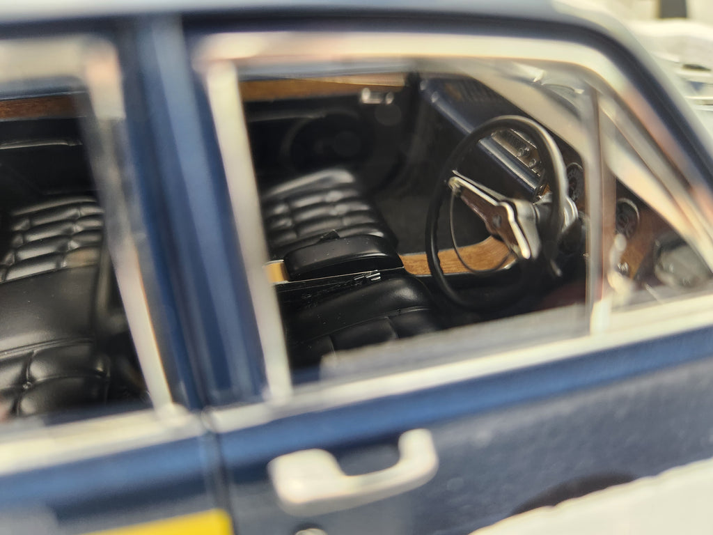 Autoart 1/18 Holden HR Premier Peter Brock 1969 Winton Raceway