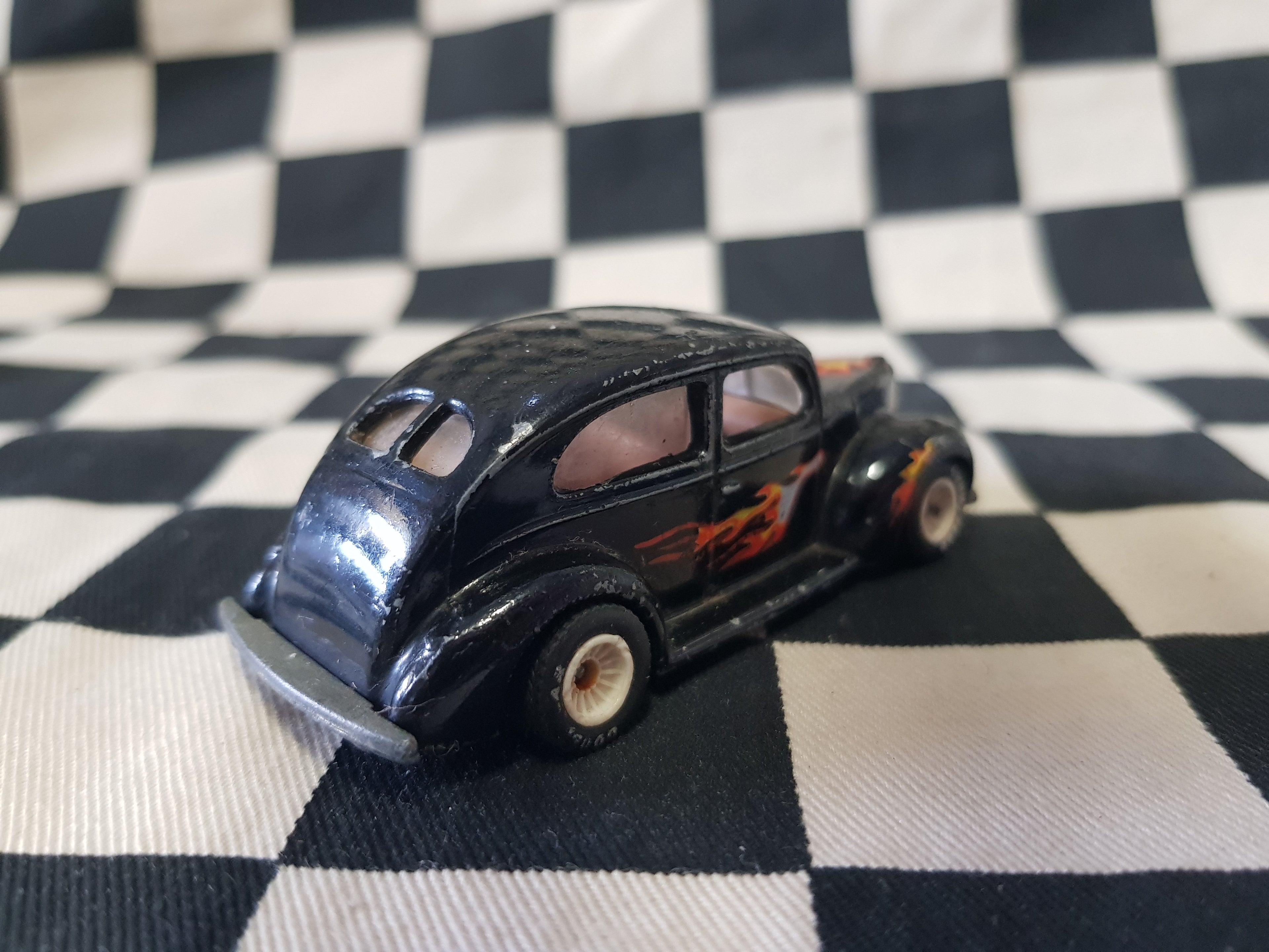 Vintage Hot Wheels 40 Ford 2 Door White Hub Real Riders