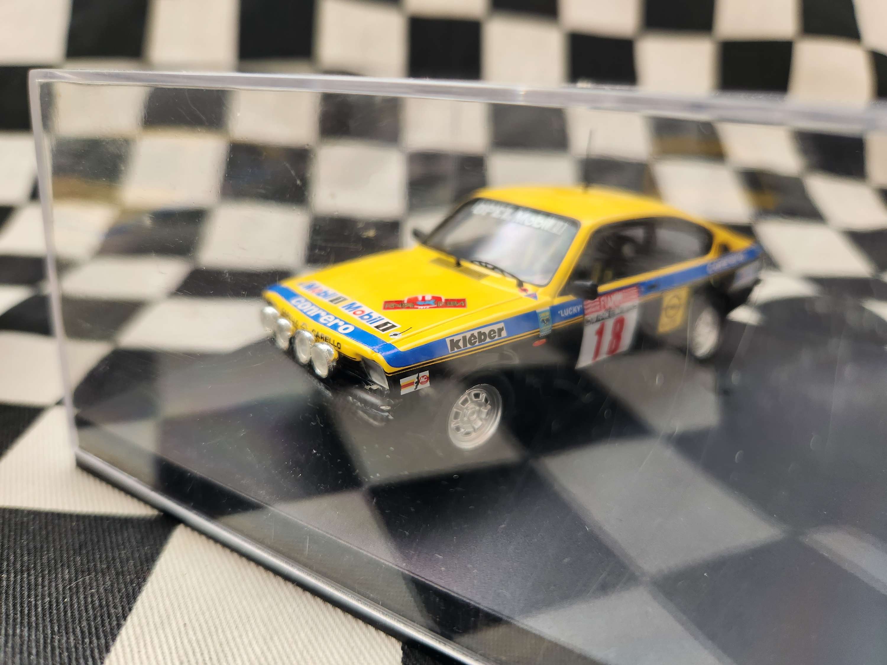 (Holden Gemini) Trofeu  1/43 Opel Kadett GT/E Elba Rally 77 Lucky /Braito