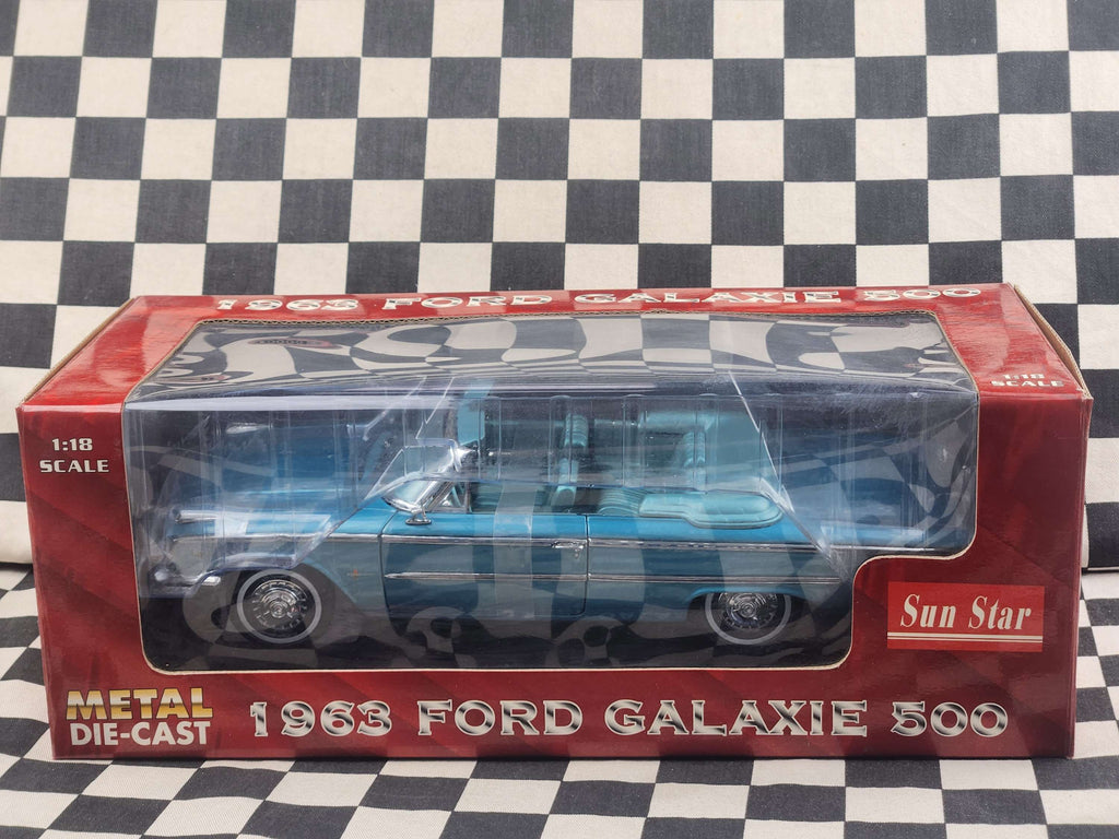 Sun Star 1:18 1963 Ford Galaxie 500 Convertible Turquoise
