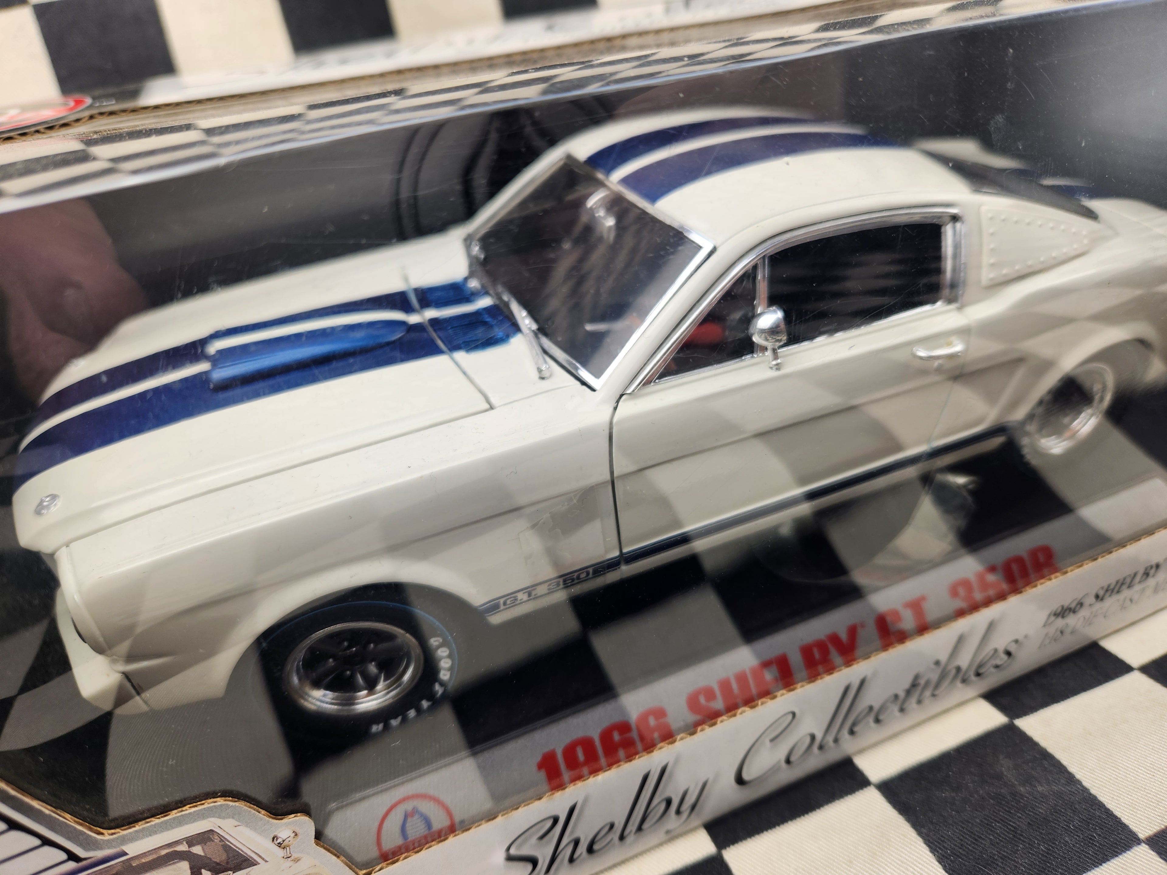 Shelby Collectables 1:18 1966 Shelby Mustang GT350R Die Cast Model