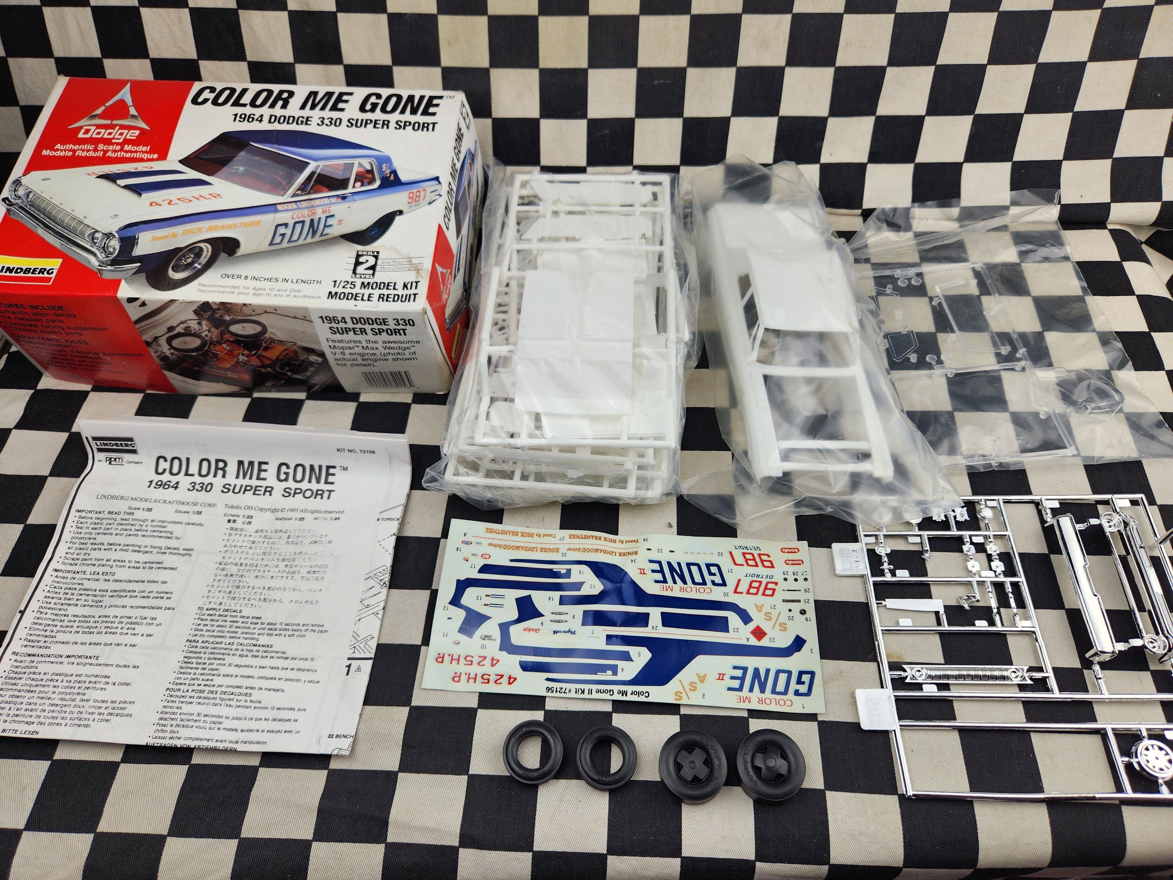 Lindberg 1:25 Colour Me Gone 1964 Dodge 330 Super Sport Plastic Model Kit
