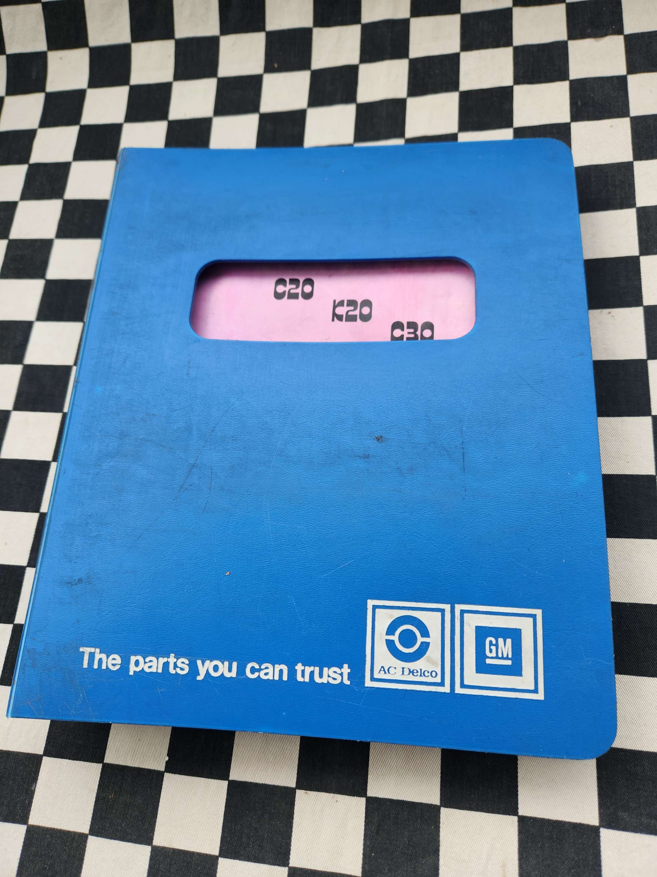 Chevrolet C20 / C30 / K20 Light Duty Truck Factory Parts Catalogue