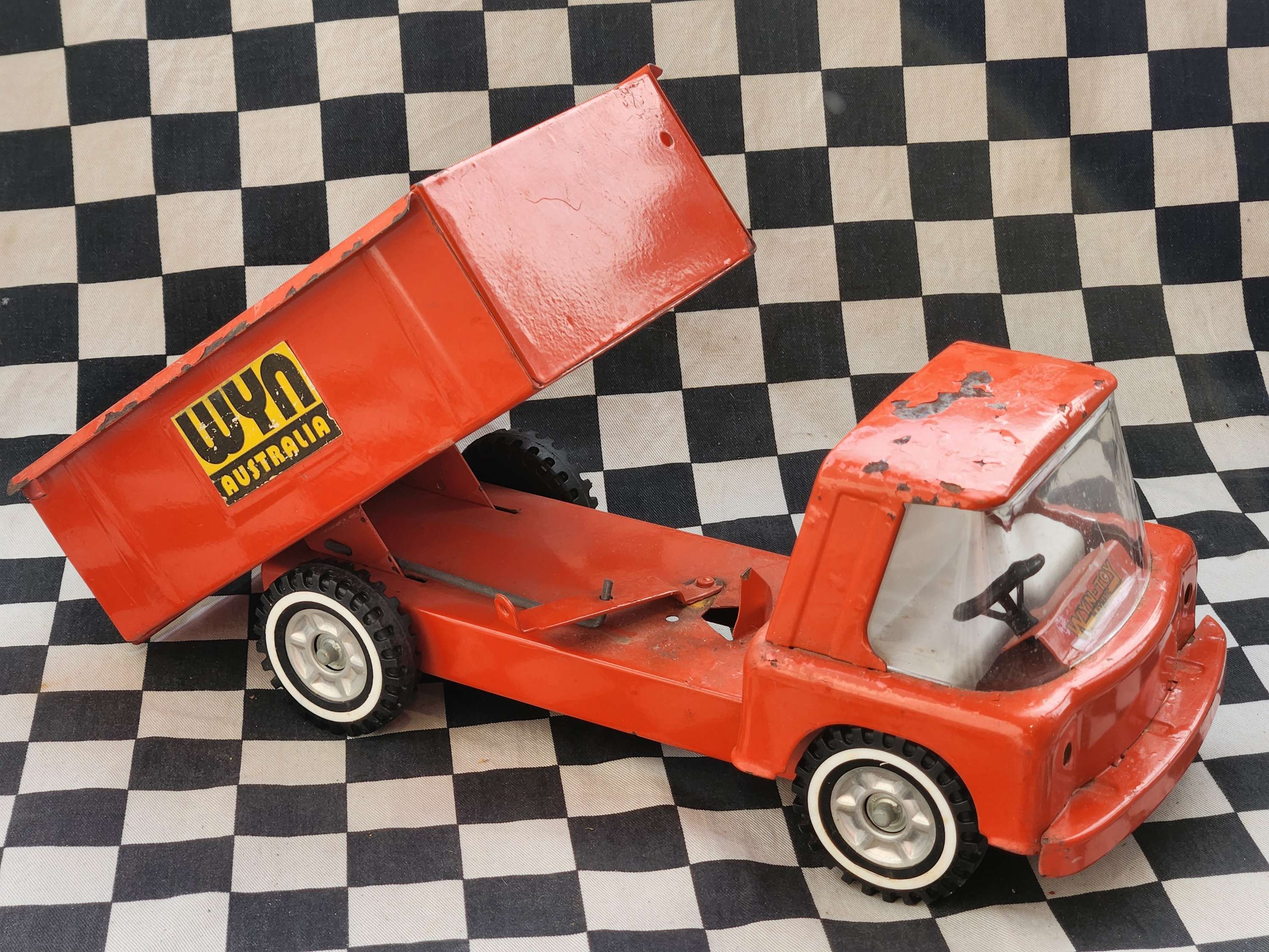 Vintage Wyn Toys Tin Dump Truck