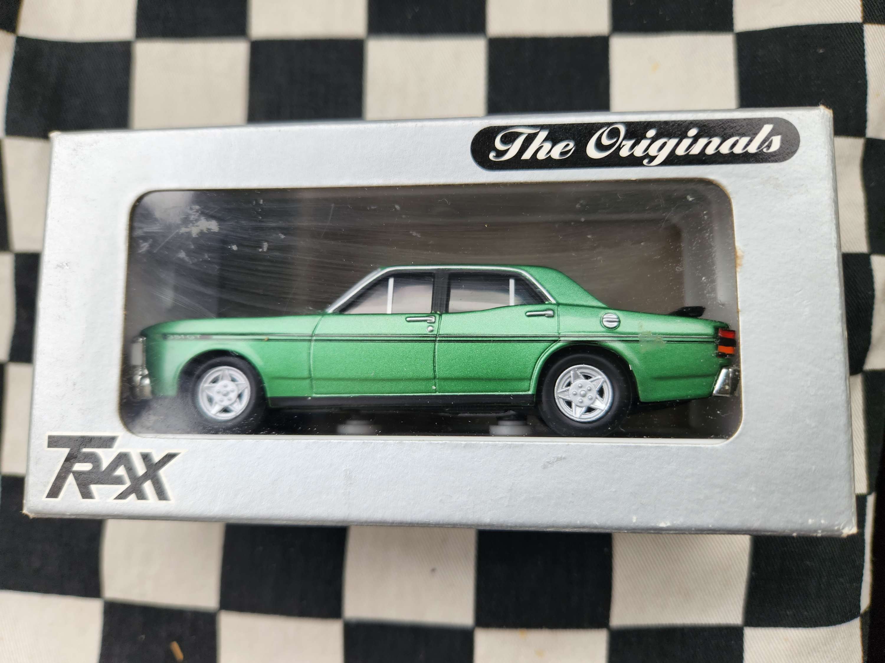 Trax 1:43 Ford XY Falcon GTHO Phase 3 Green TR4C