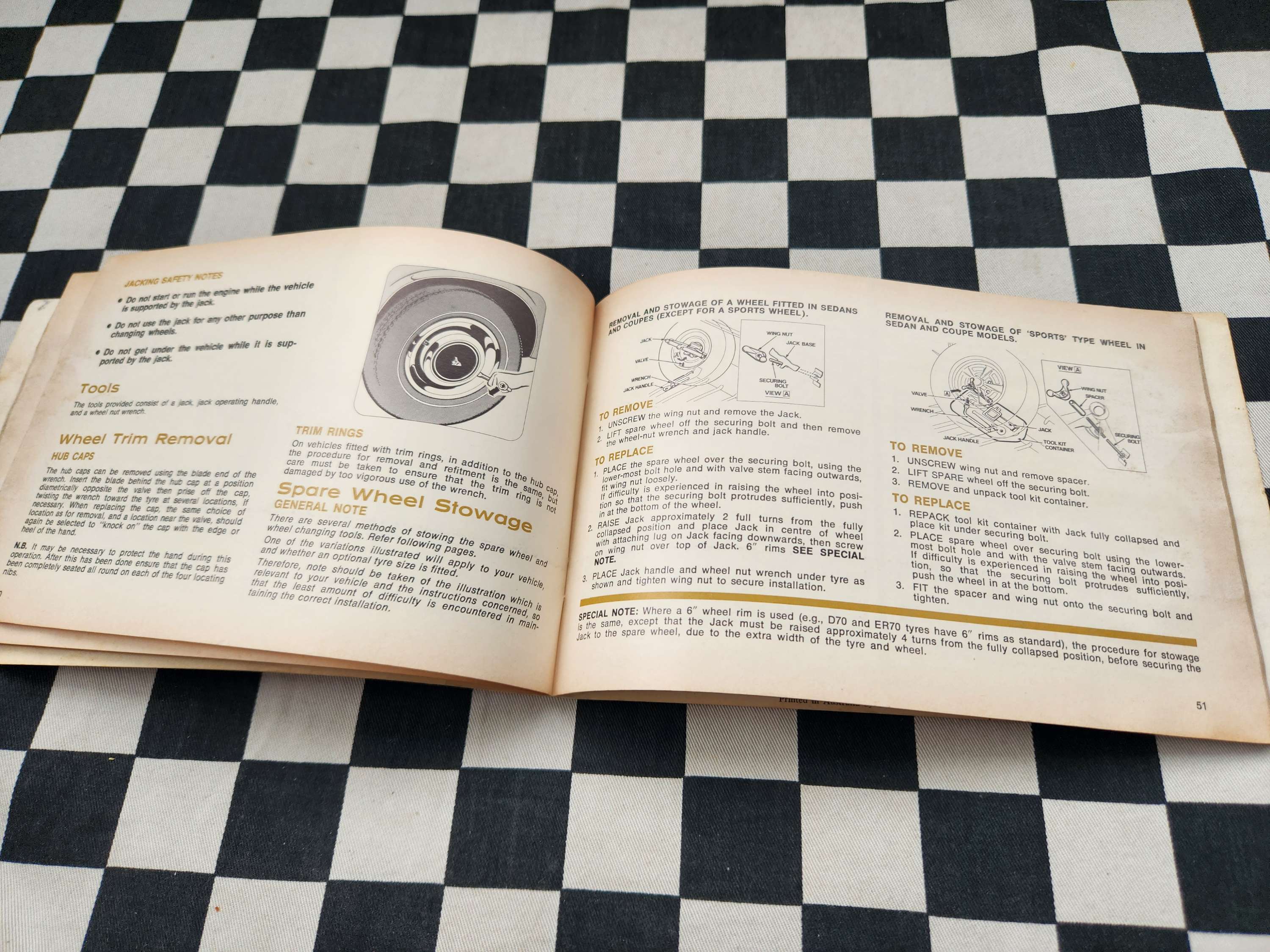 Genuine Holden HQ Owners Glovebox Manual June 1971 Print