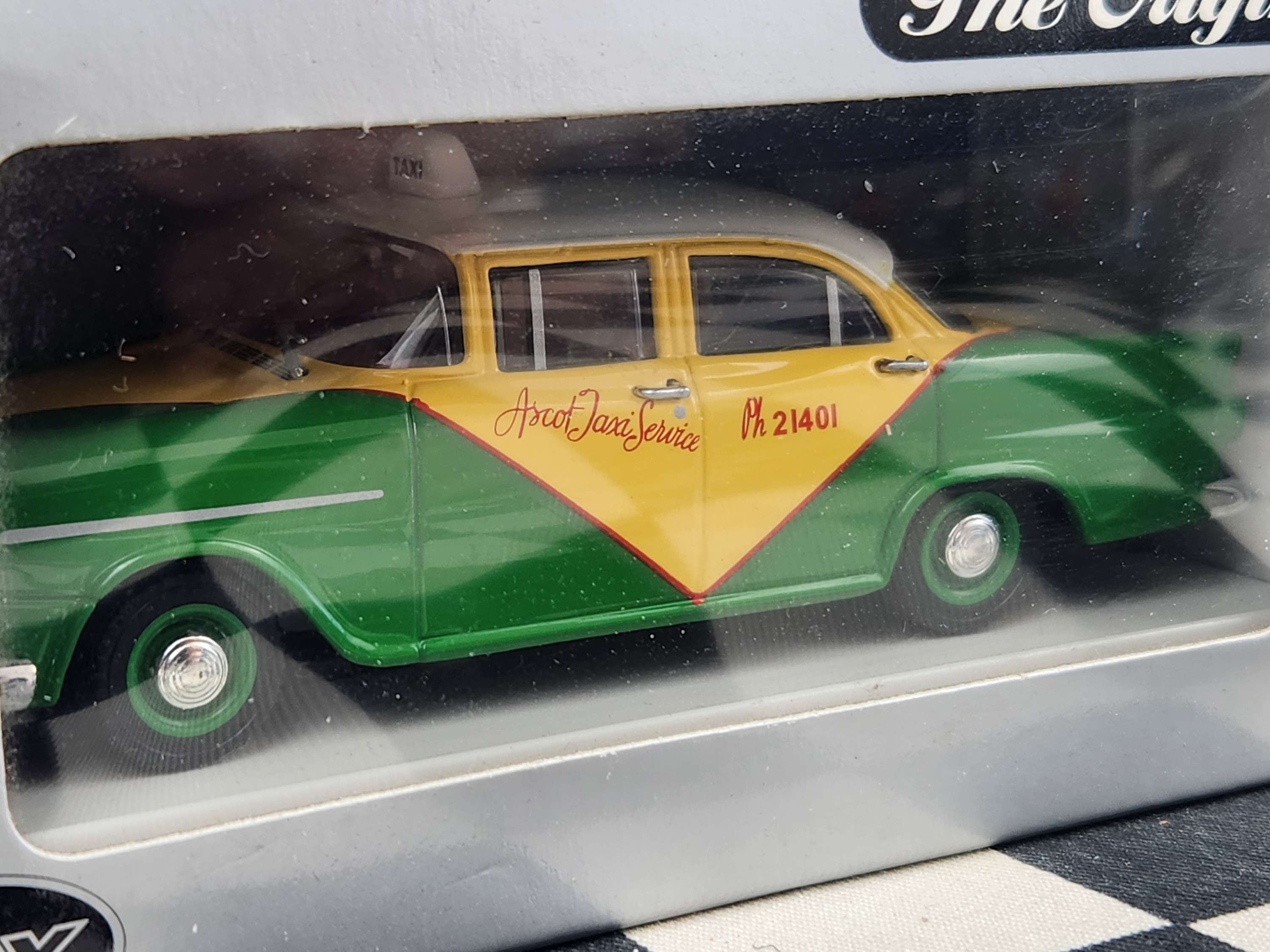 Trax 1:43 FB Holden Ascot Taxi's TR20H