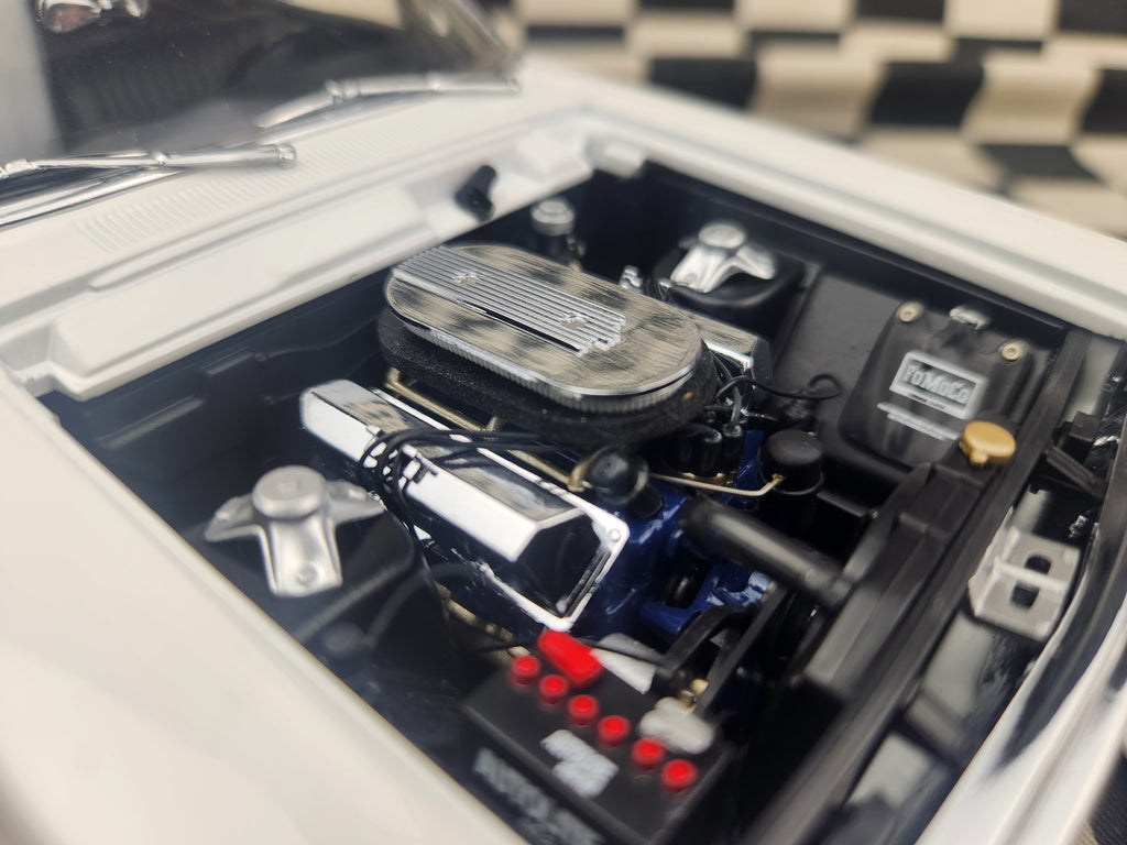 Gmp 1/18 1966 Ford Fairlane 500 427 White