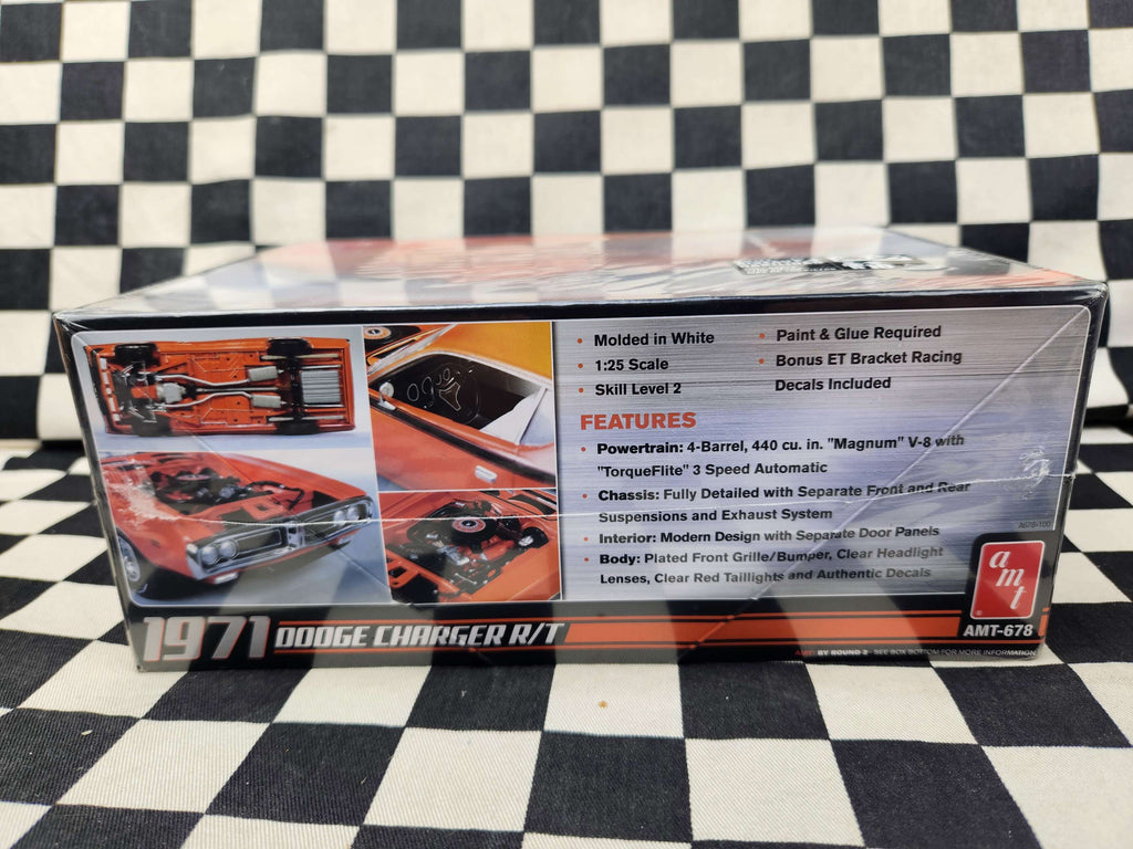 AMT 1:25 1971 Dodge Charger R/T Model Kit Sealed New