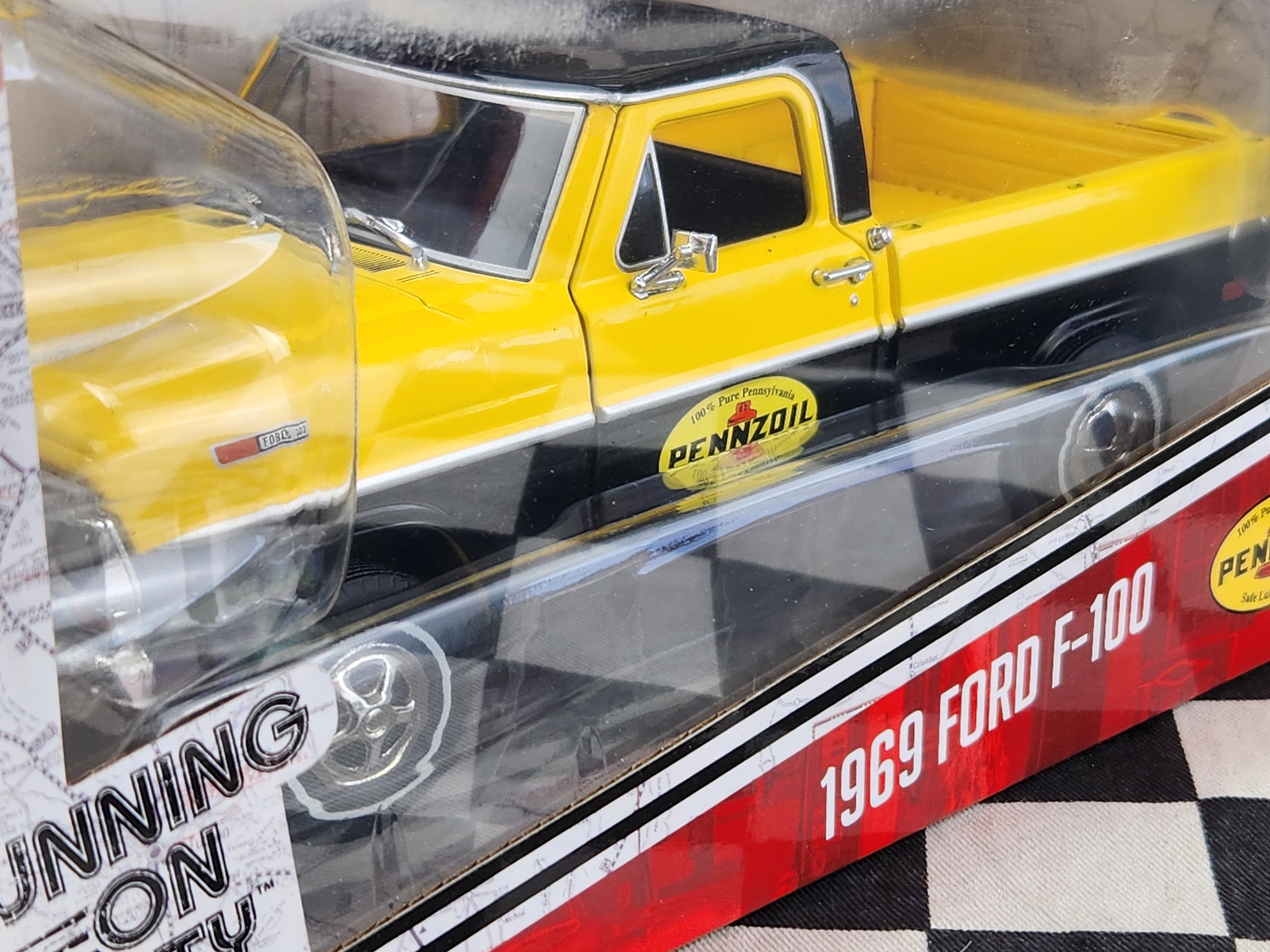 Greenlight 1/24 Running on Empty Penzoil 1967 Ford F100