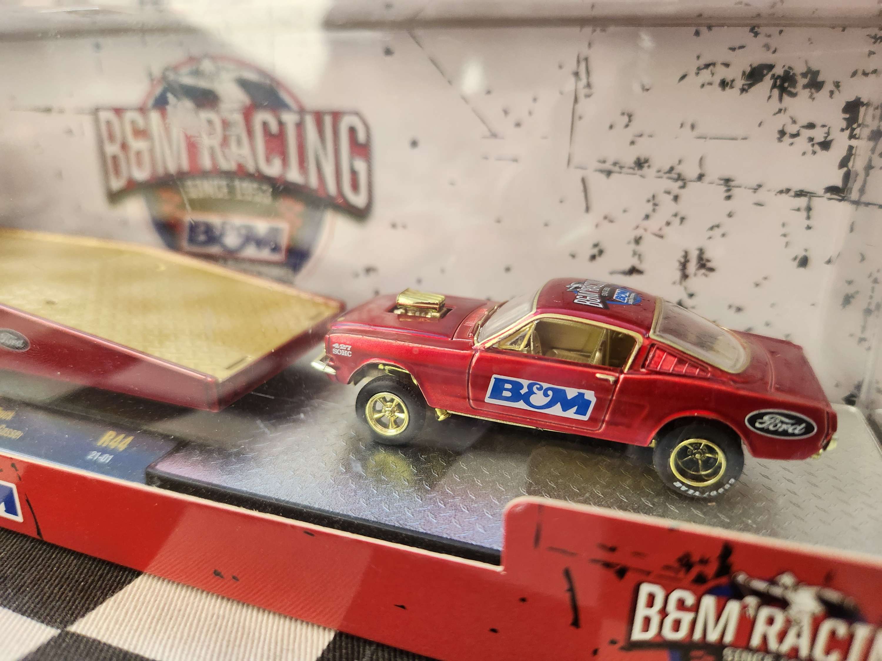M2 Transporter CHASE B&M Racing 1966 Ford Mustang Gasser / 1970 Ford C600 Truck