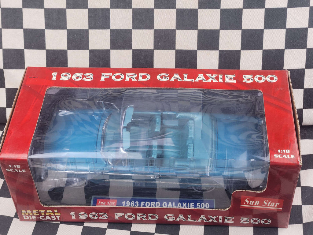 Sun Star 1:18 1963 Ford Galaxie 500 Convertible Turquoise