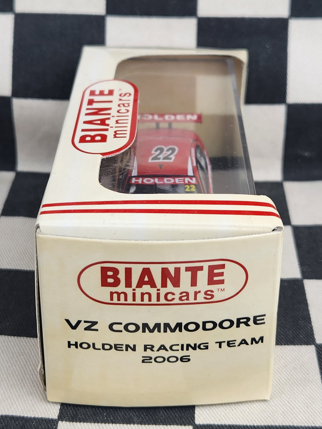 Biante 1:64 Holden Racing Team 2006 VZ Commodore #22 Kelly