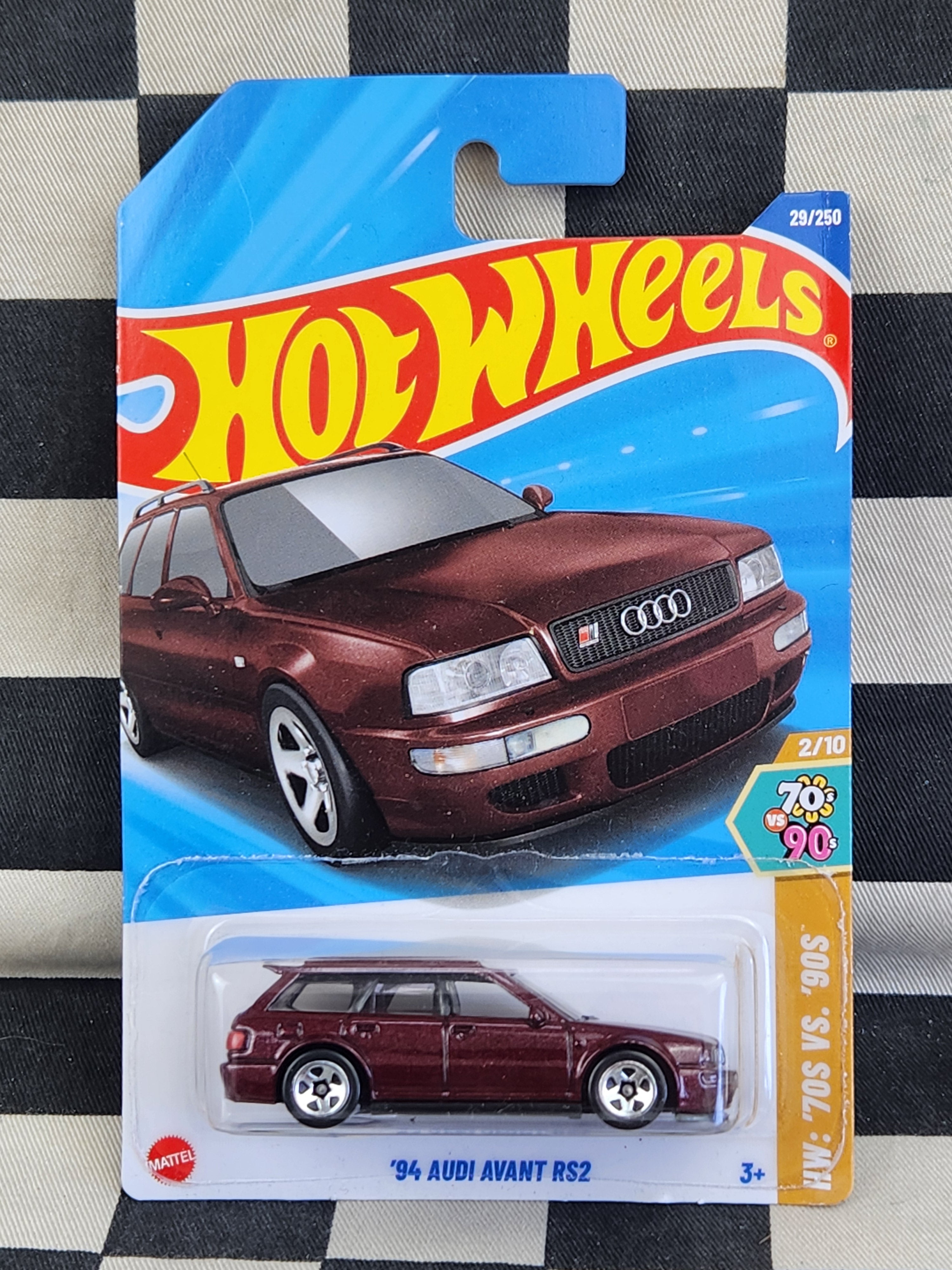 Hot Wheels 2025 70s vs 90s 94 Audi Avant RS2 Maroon