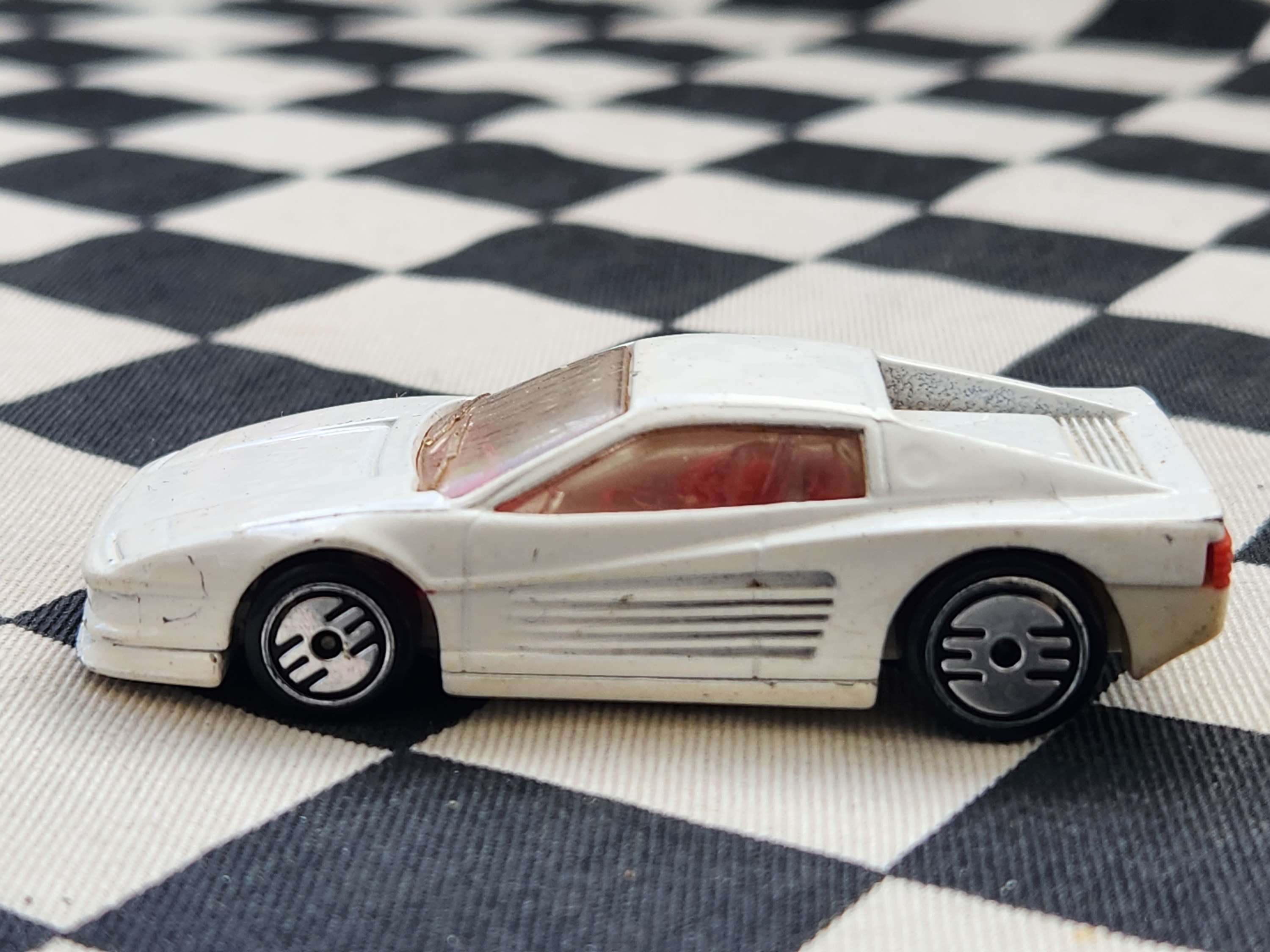 Vintage Loose Hot Wheels Ferrari Testarossa White