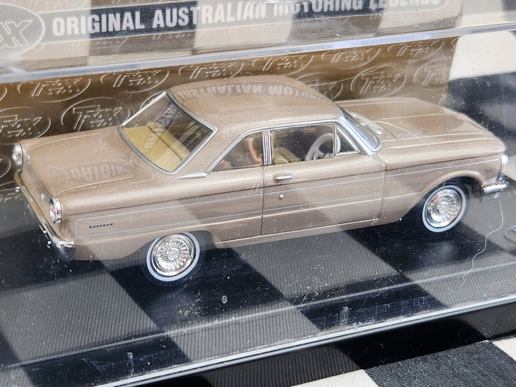 TRAX 1:43 Ford Falcon XP Futura Hardtop TR51B