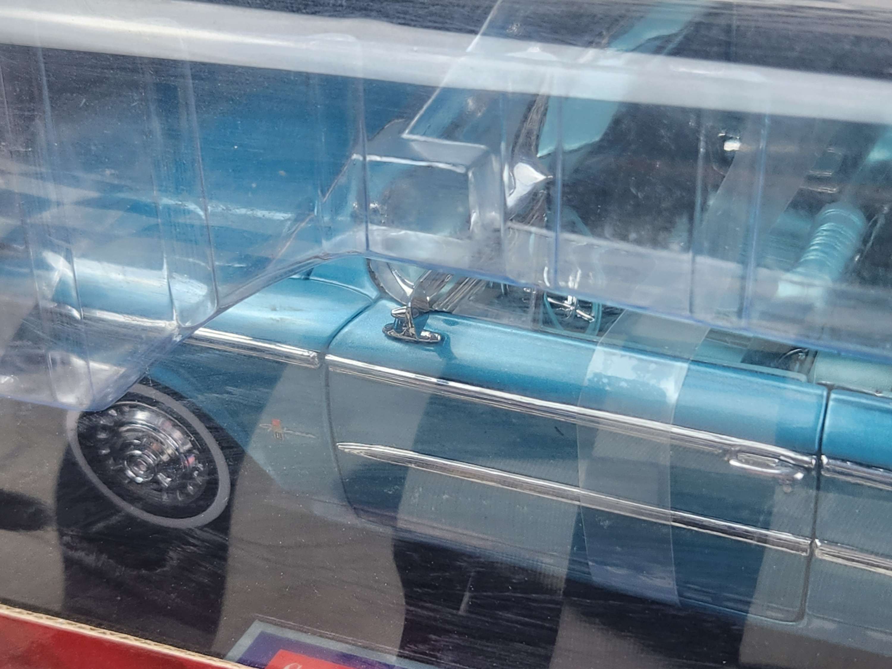 Sun Star 1:18 1963 Ford Galaxie 500 Convertible Turquoise