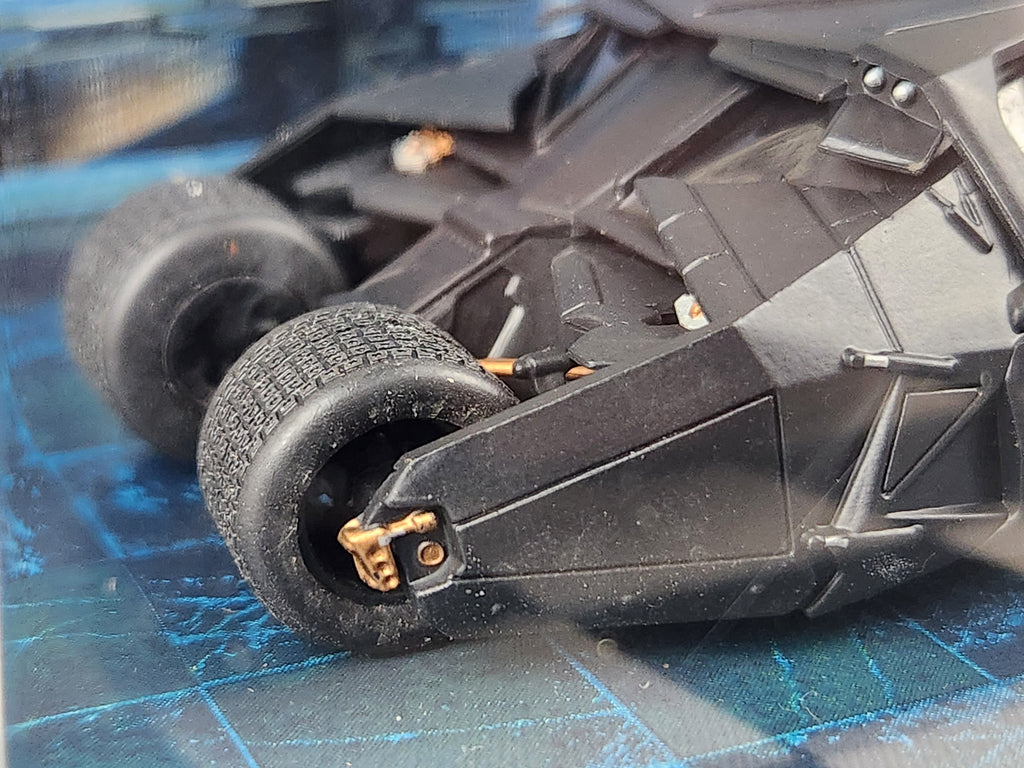BATMAN 1:43 Batman Begins Batmobile