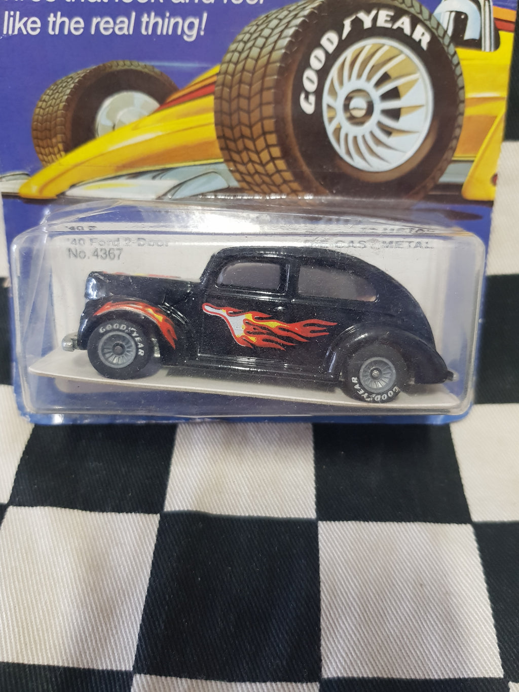 Vintage Hot Wheels 40 Ford 2 Door Real Riders Grey Hub Unpunched Card