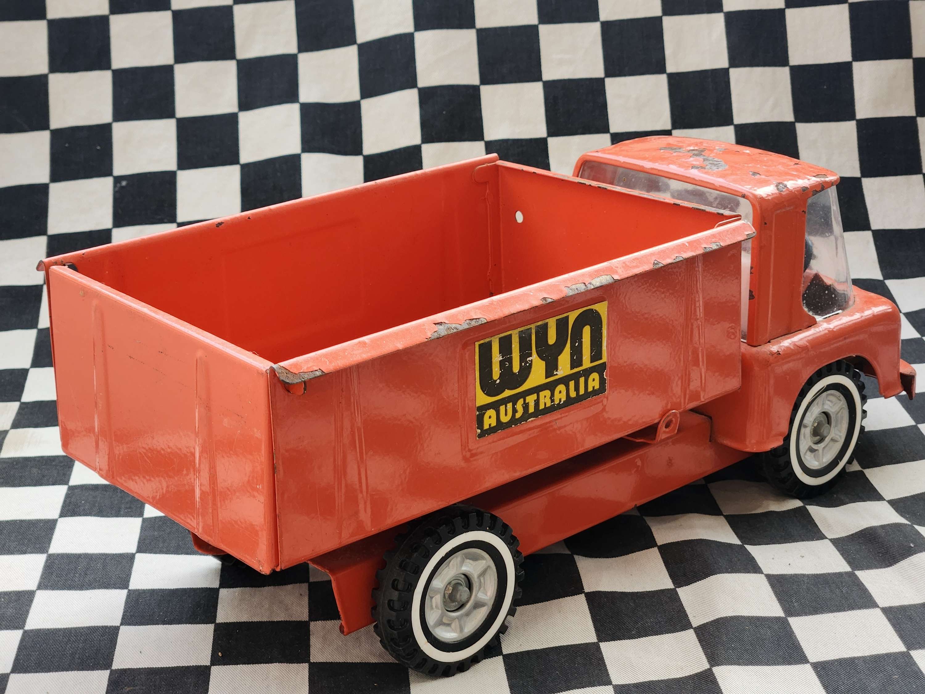 Vintage Wyn Toys Tin Dump Truck
