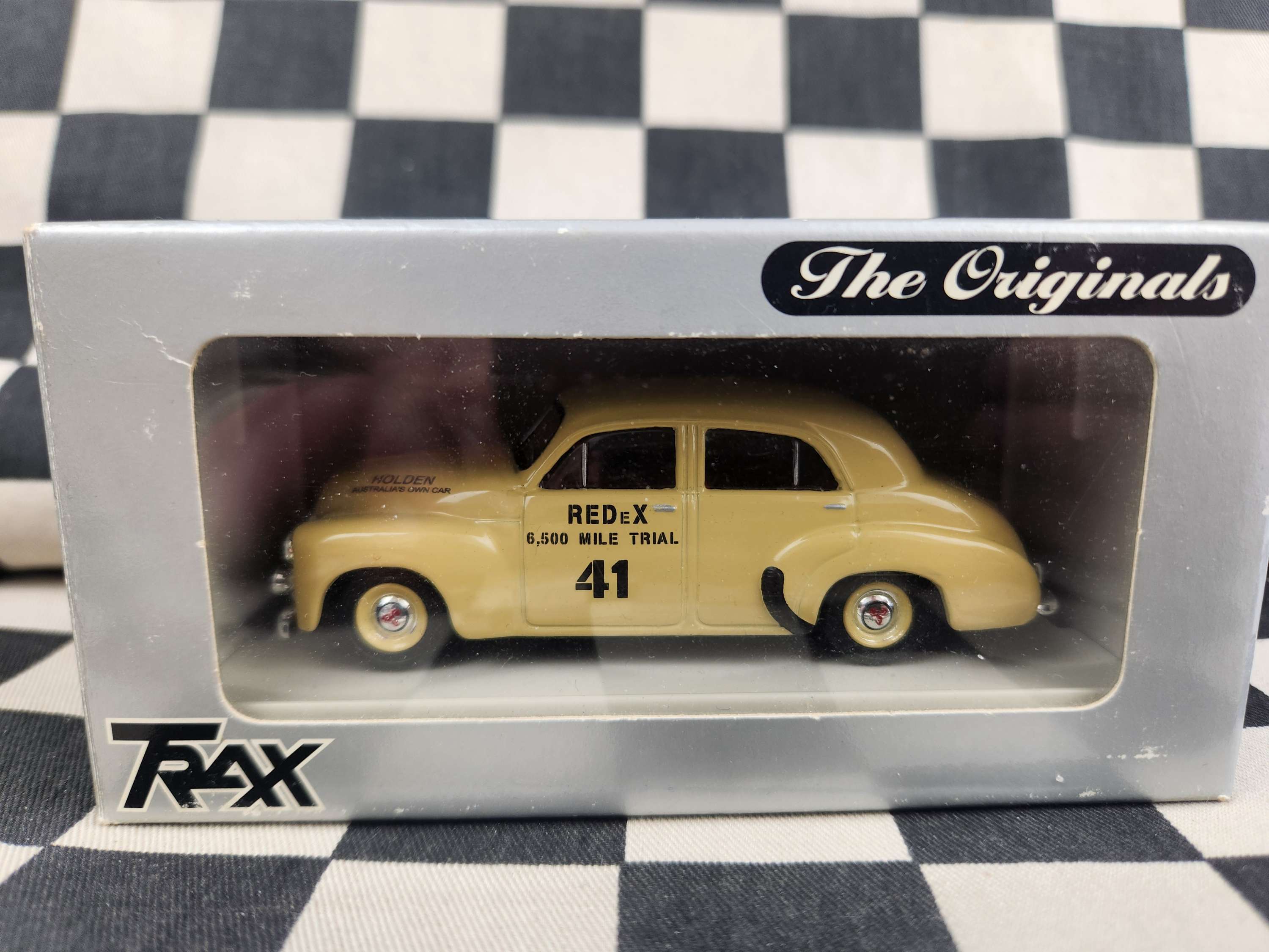 Trax 1/43 Holden FX 48/215 Sedan Redex Trial TR15C