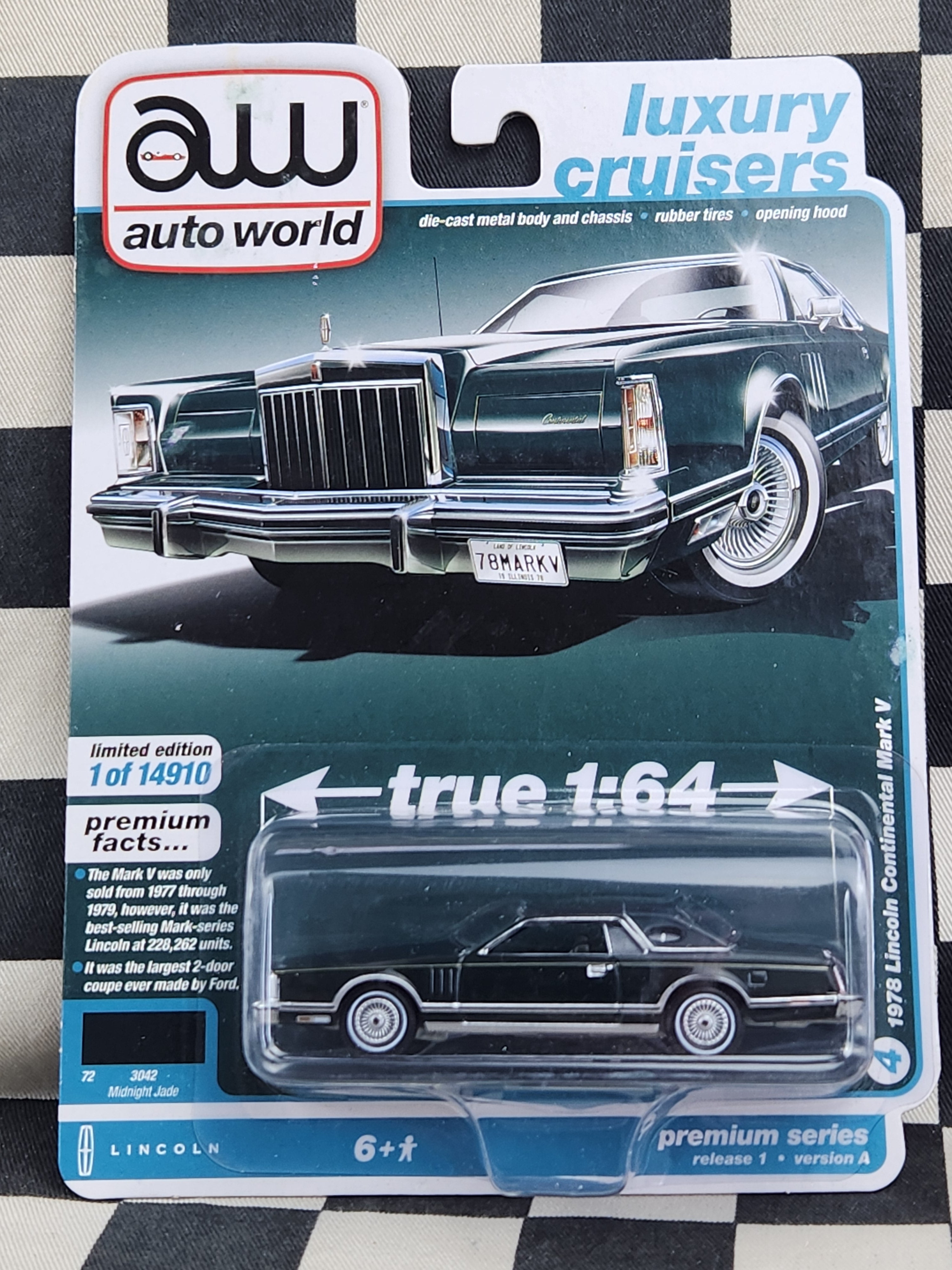 Auto World Luxury Cruisers 1978 Lincoln Continental Mark V Midnight Jade